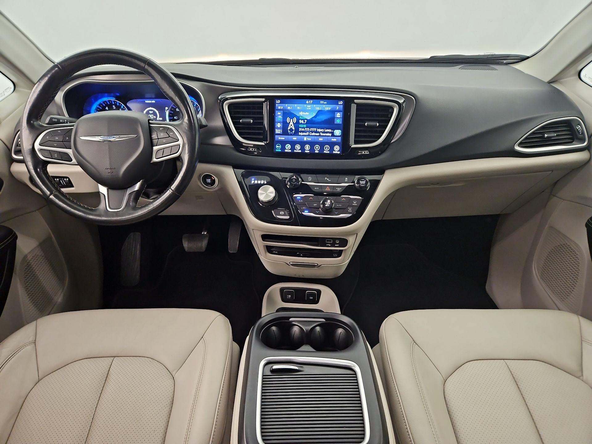 Thumbnail: 2020 Chrysler Pacifica - 9