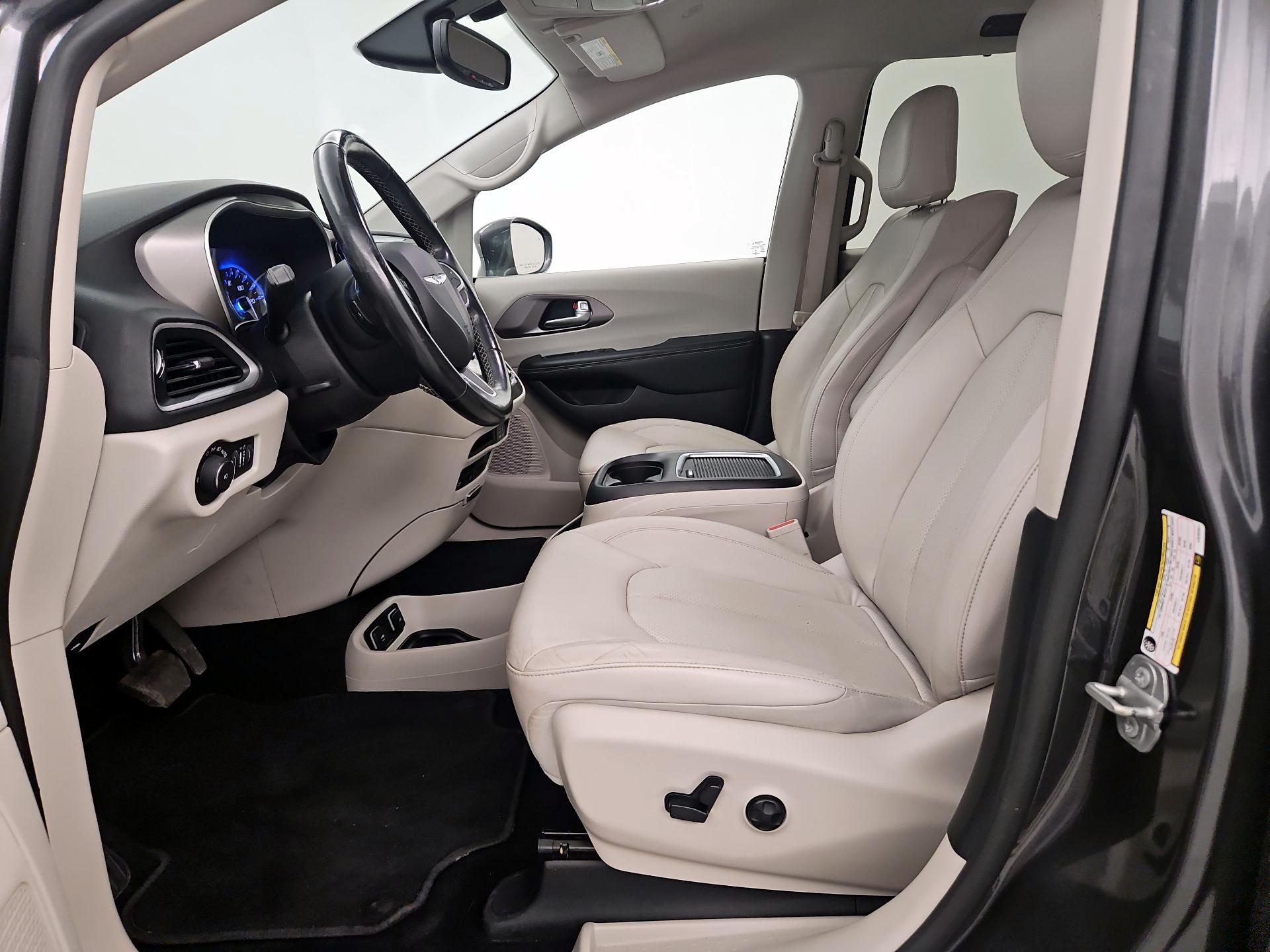 Thumbnail: 2020 Chrysler Pacifica - 11