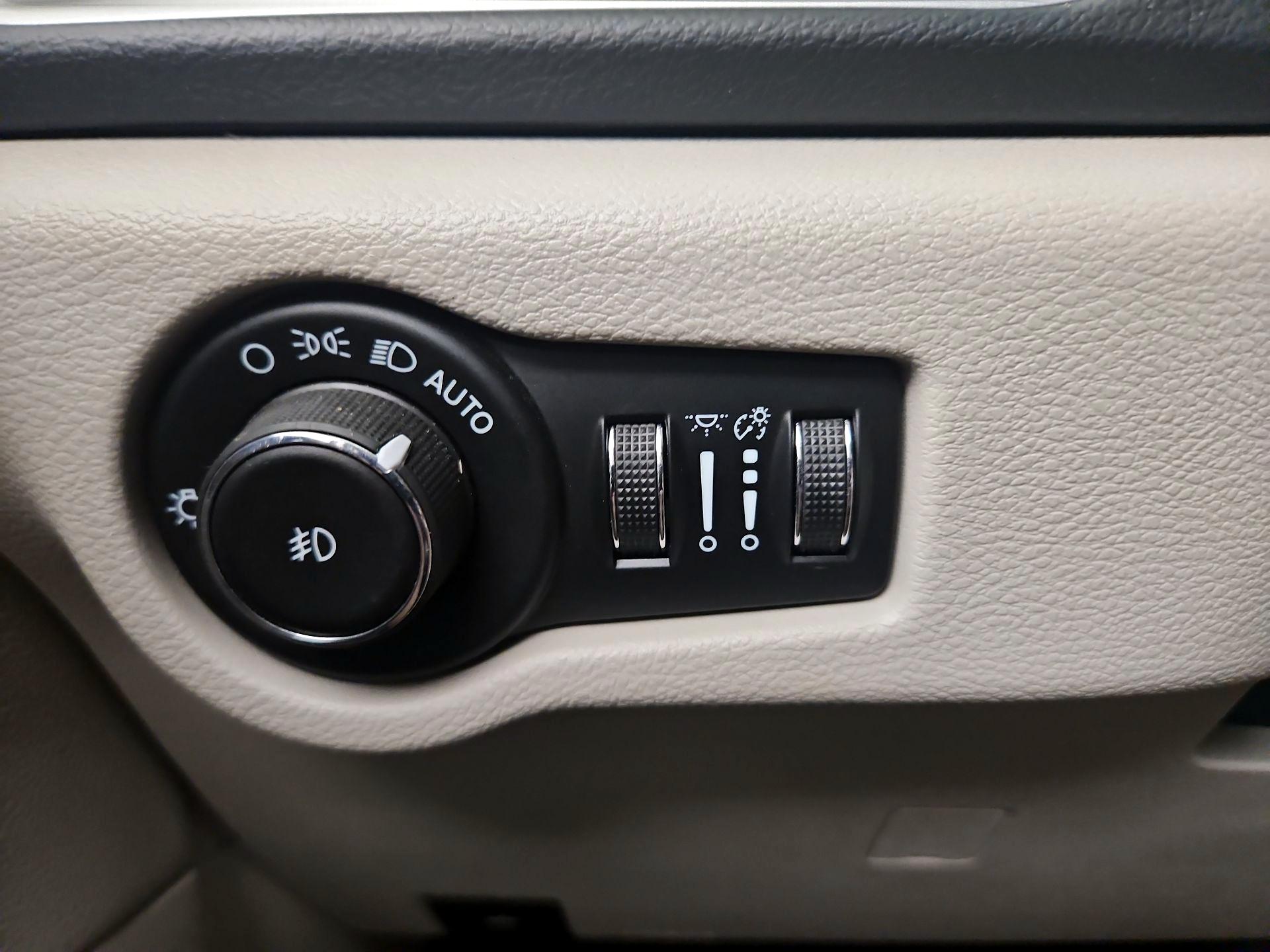 Thumbnail: 2020 Chrysler Pacifica - 13