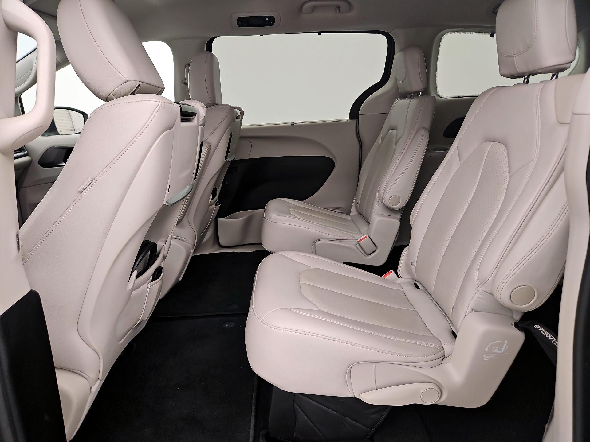 Thumbnail: 2020 Chrysler Pacifica - 20