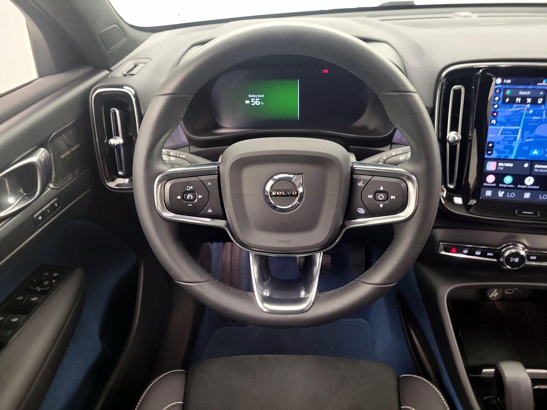 Thumbnail: 2022 Volvo C40 - 10