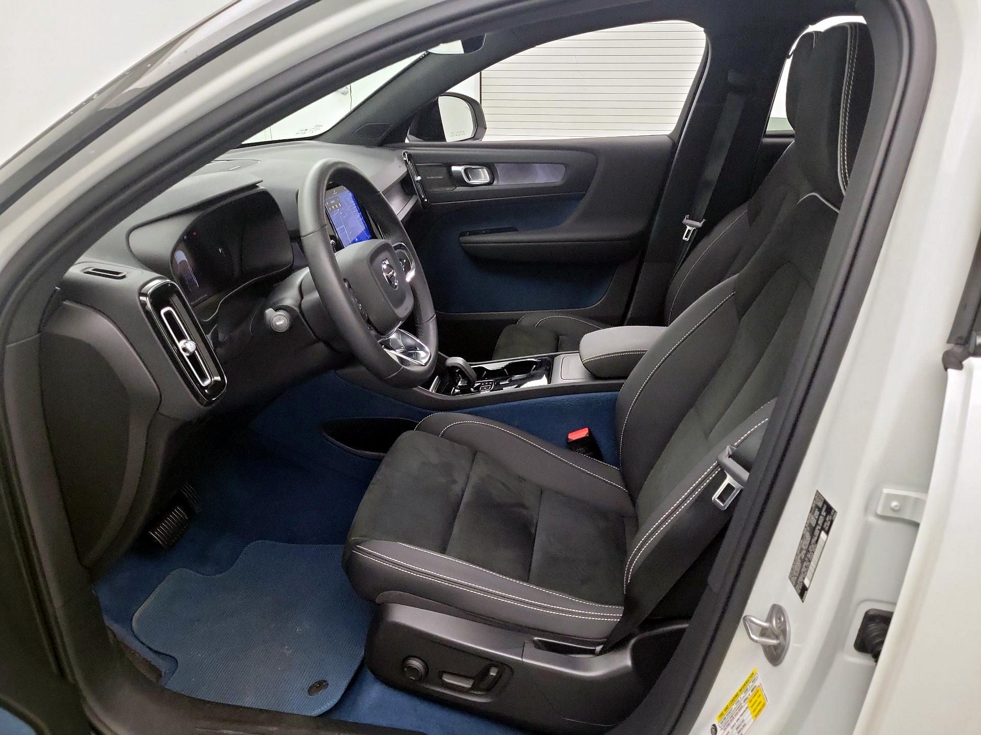 Thumbnail: 2022 Volvo C40 - 11