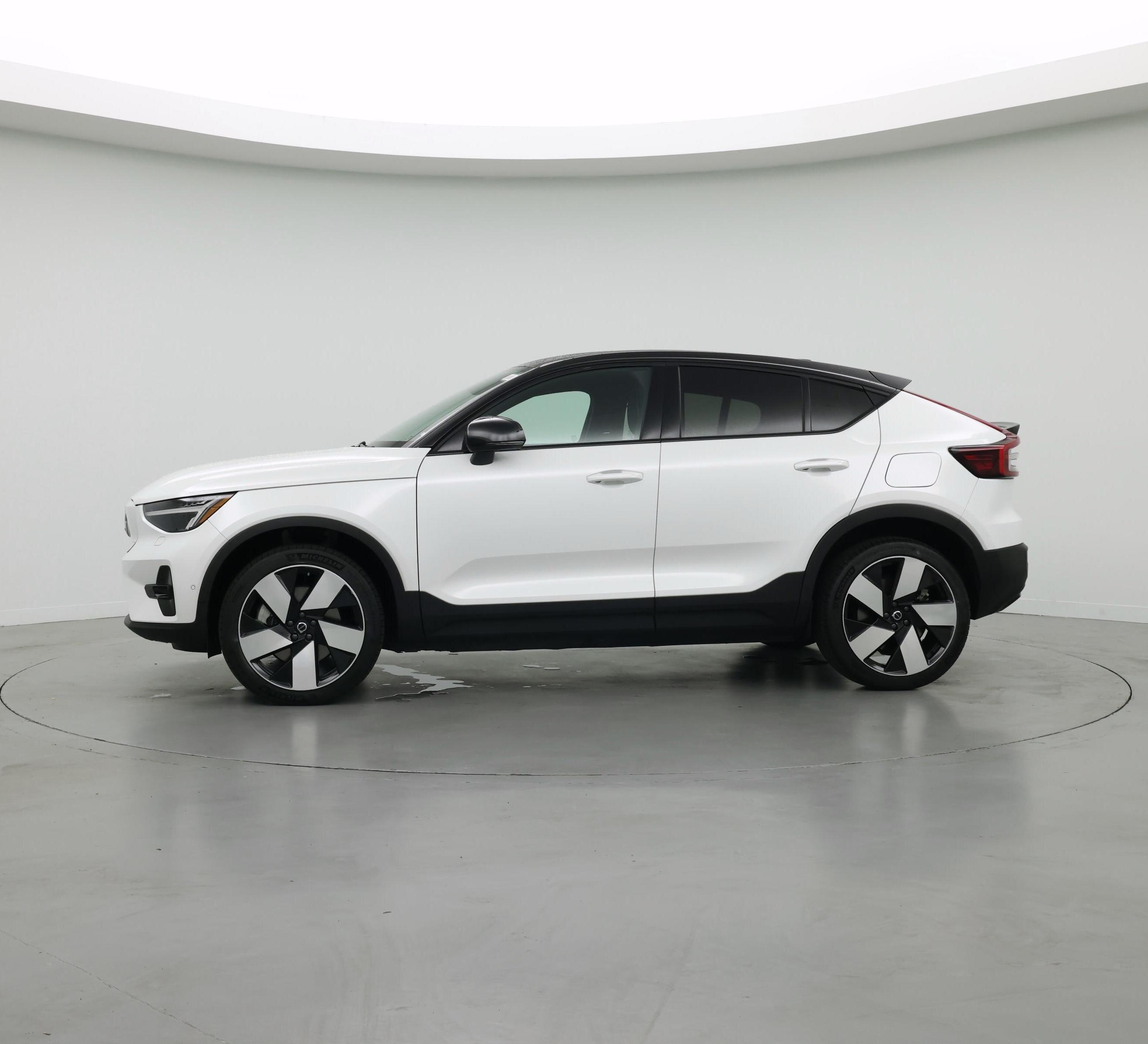 Thumbnail: 2022 Volvo C40 - 3