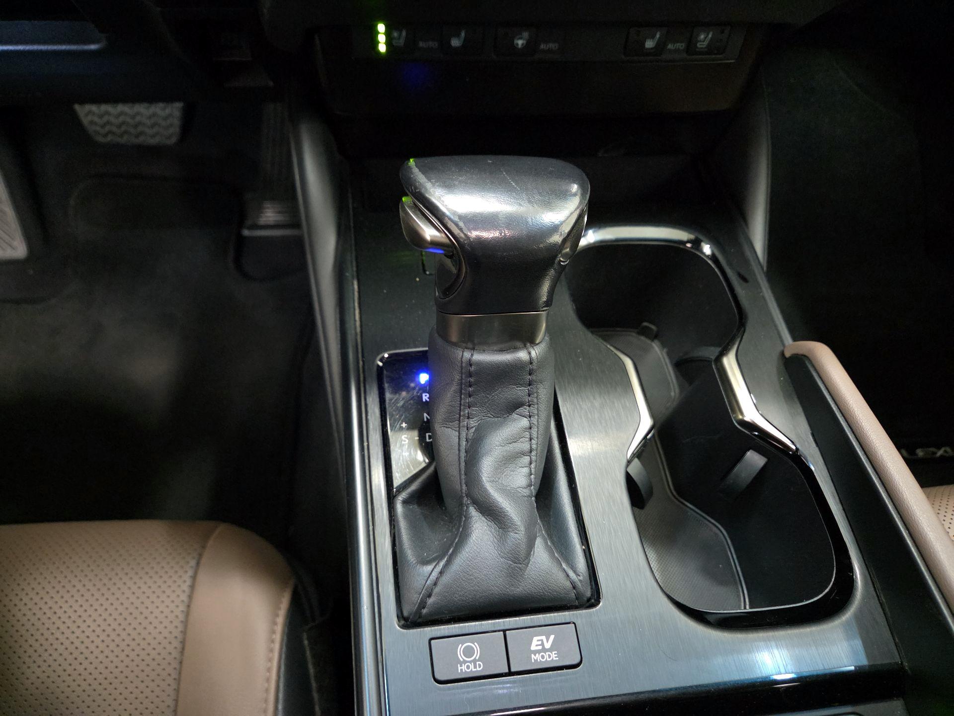 Thumbnail: 2023 Lexus ES - 17