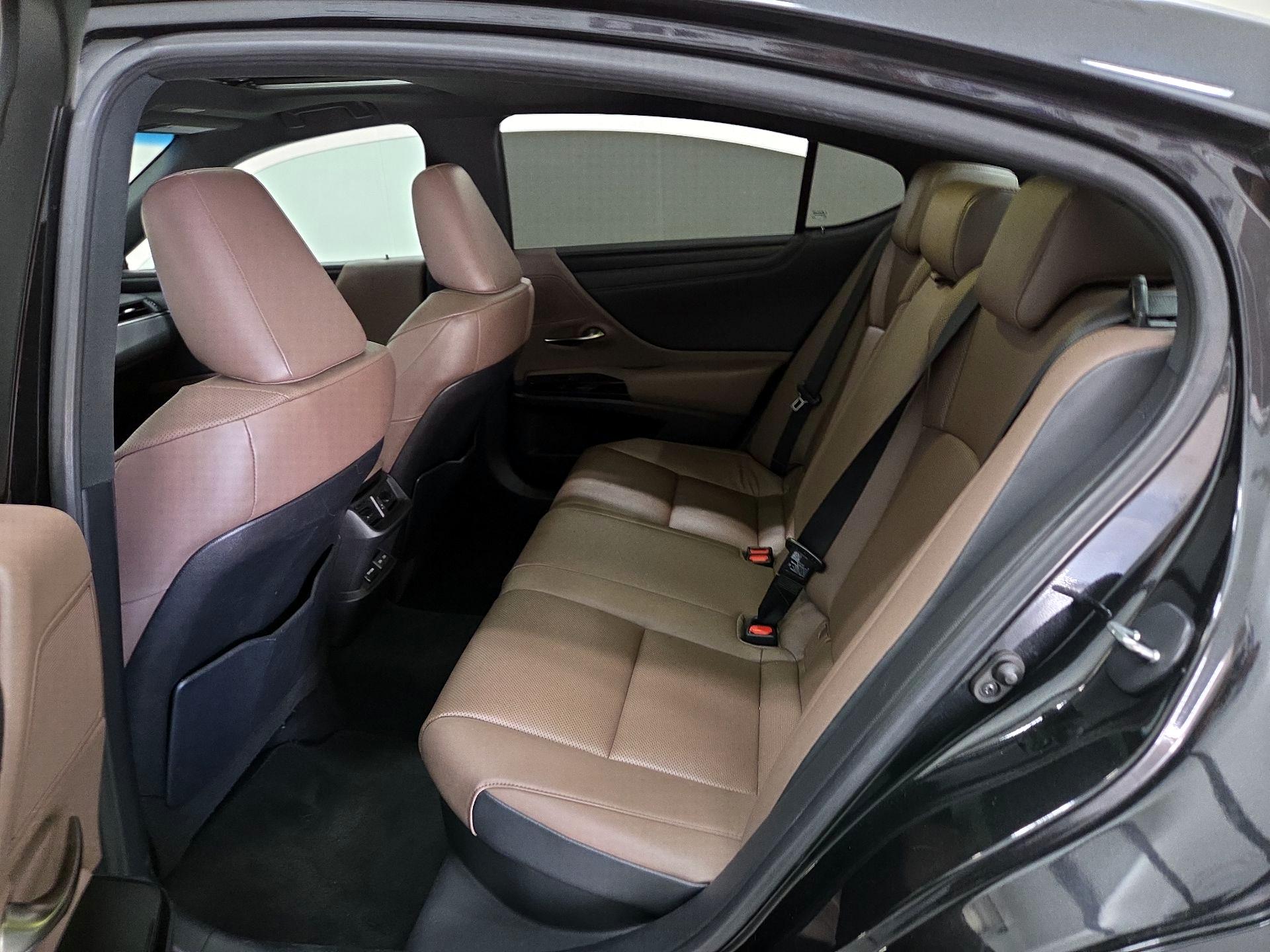 Thumbnail: 2023 Lexus ES - 19