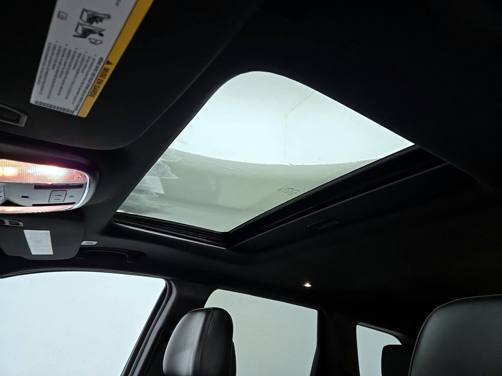 Sunroof(s) & Overhead Airbags