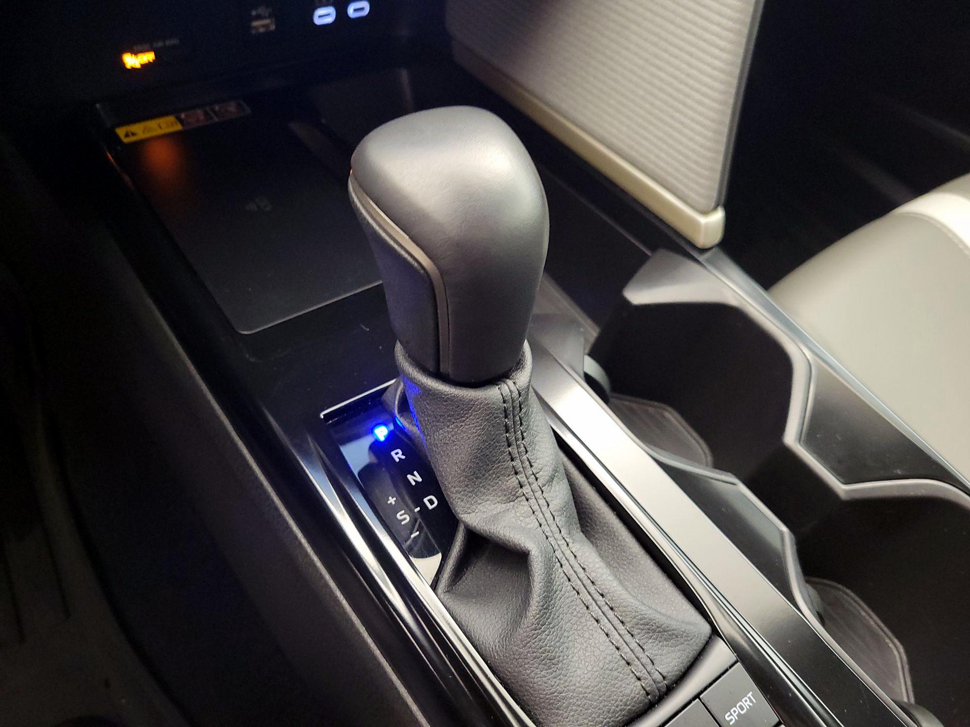 Thumbnail: 2025 Toyota Camry - 16
