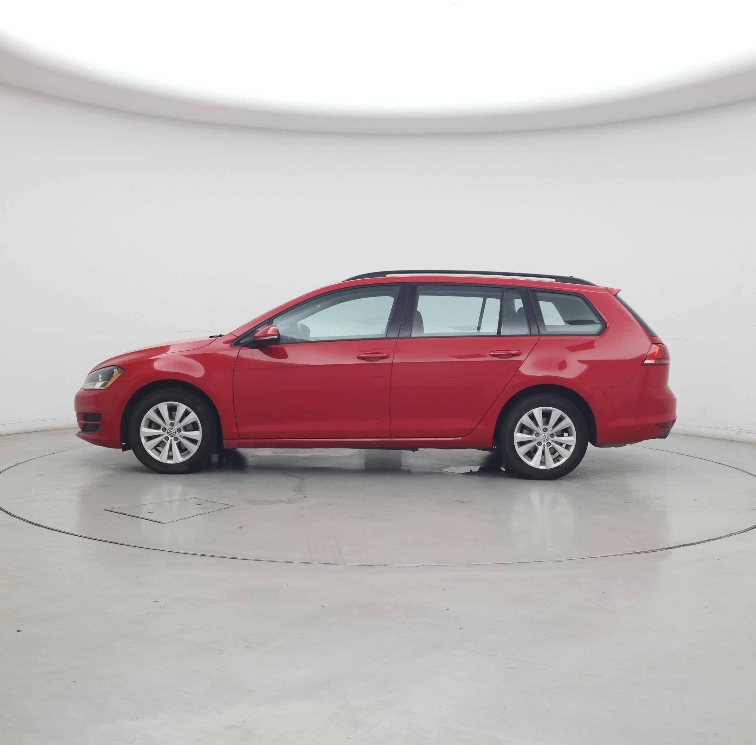 Thumbnail: 2017 Volkswagen Golf - 3