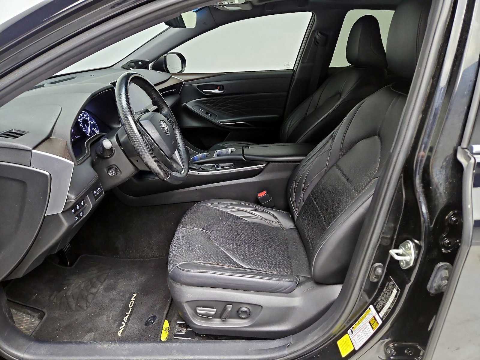 2021 Toyota Avalon Limited - Photo 12