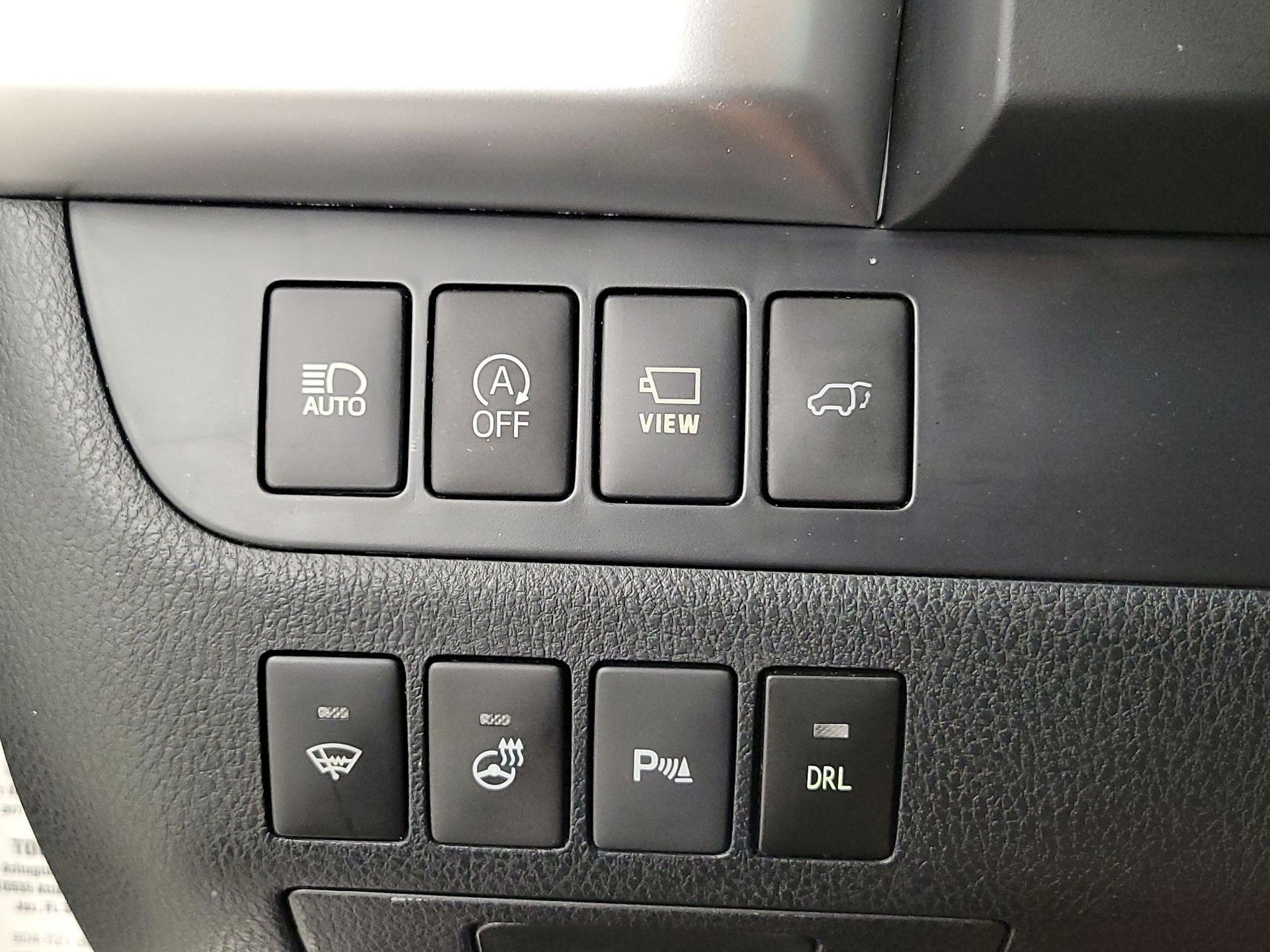 Thumbnail: 2018 Toyota Highlander - 13