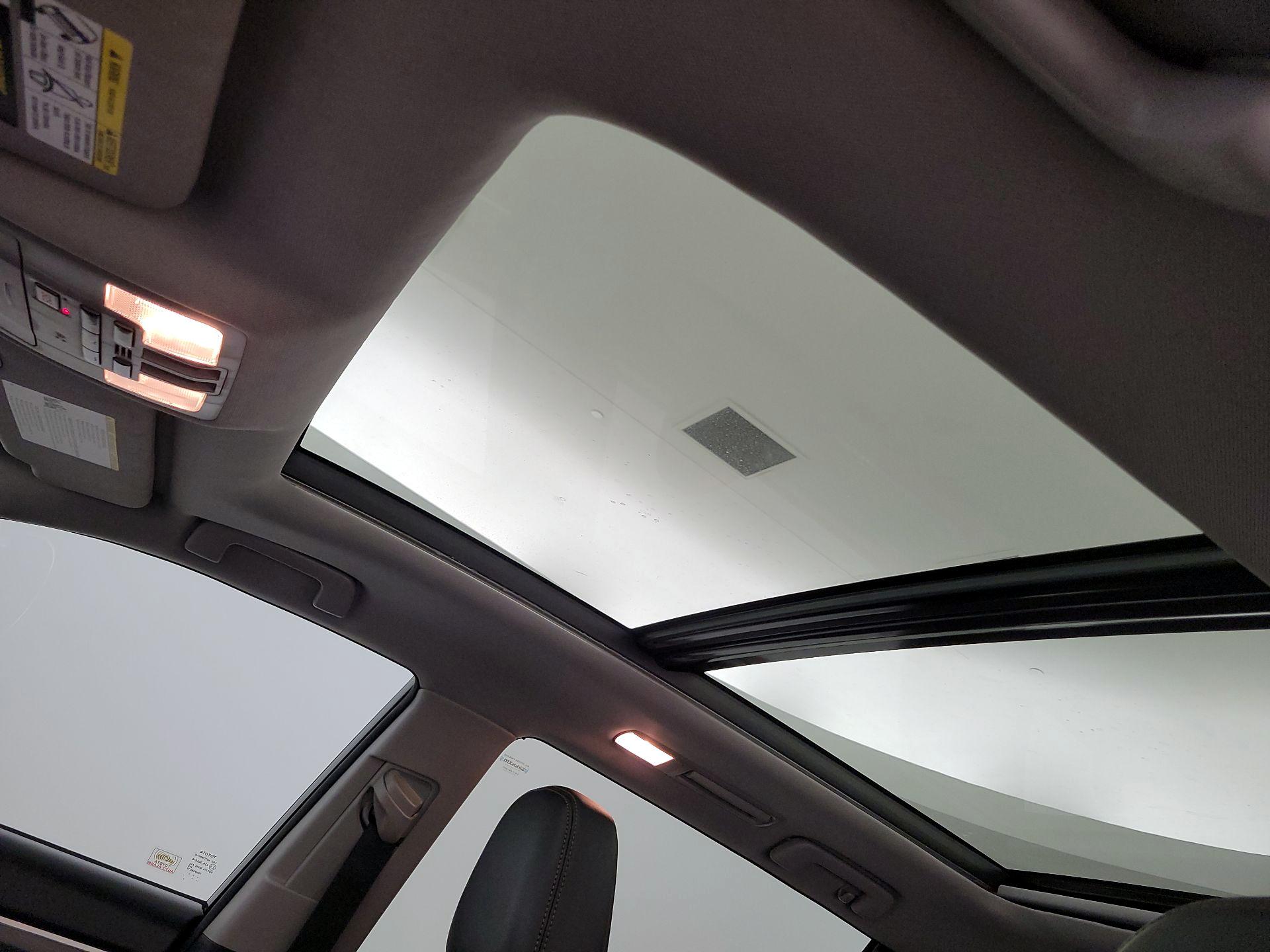 Thumbnail: 2018 Toyota Highlander - 20