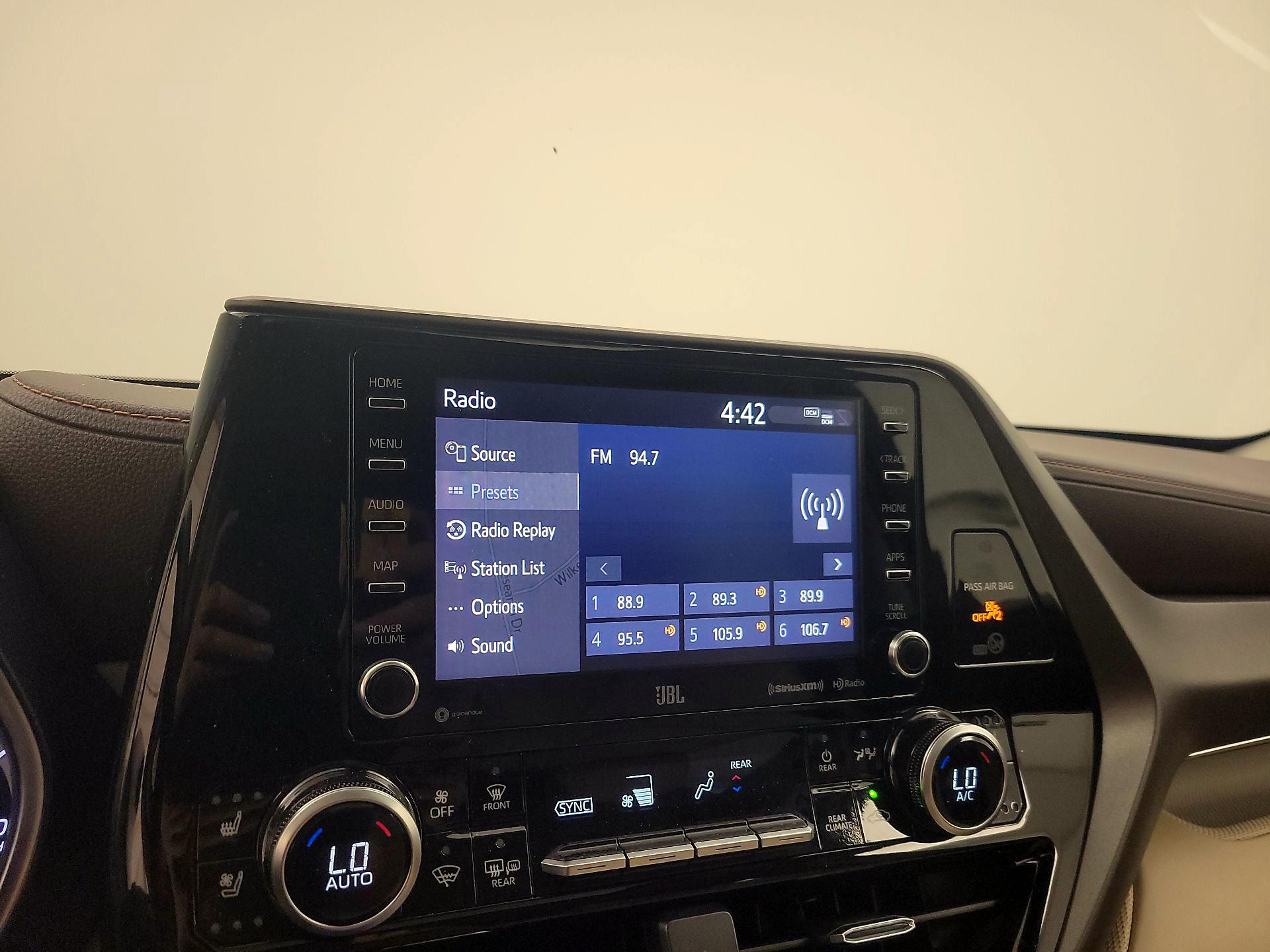 Thumbnail: 2020 Toyota Highlander - 15