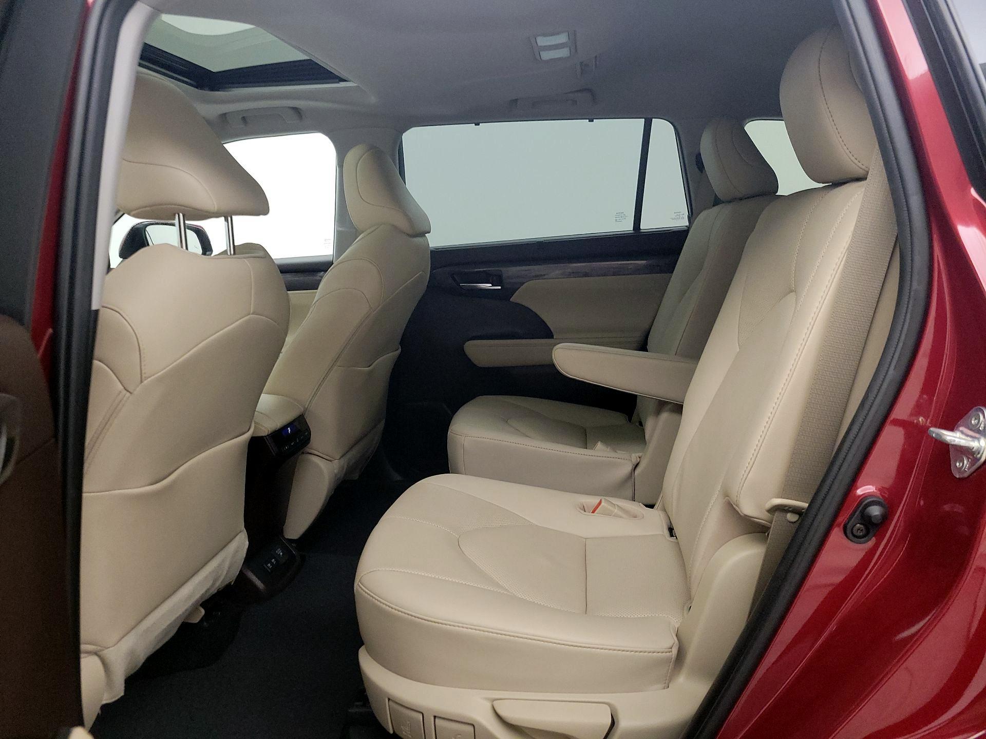Thumbnail: 2020 Toyota Highlander - 20