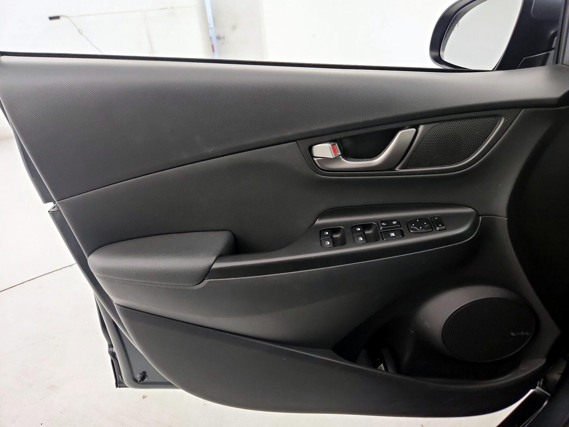 Thumbnail: 2021 Hyundai Kona - 12