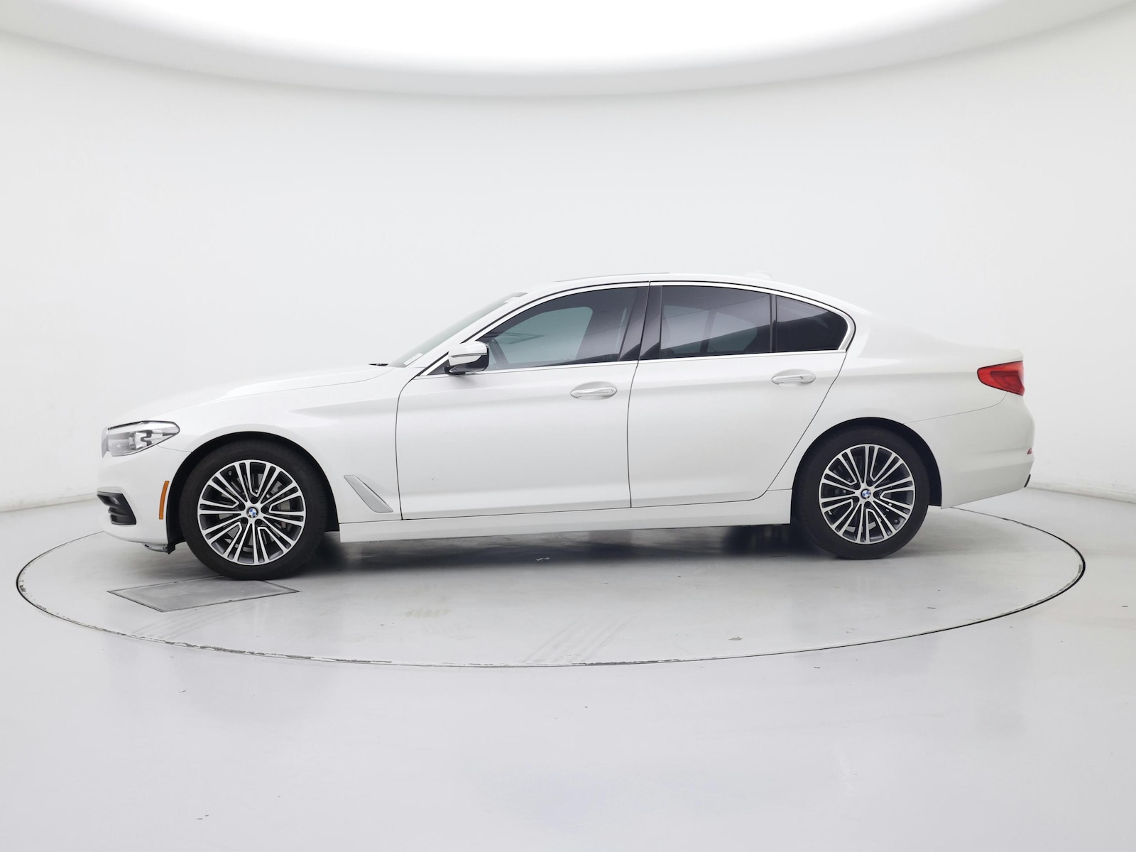 2018 BMW 5 Series 540i - Photo 4