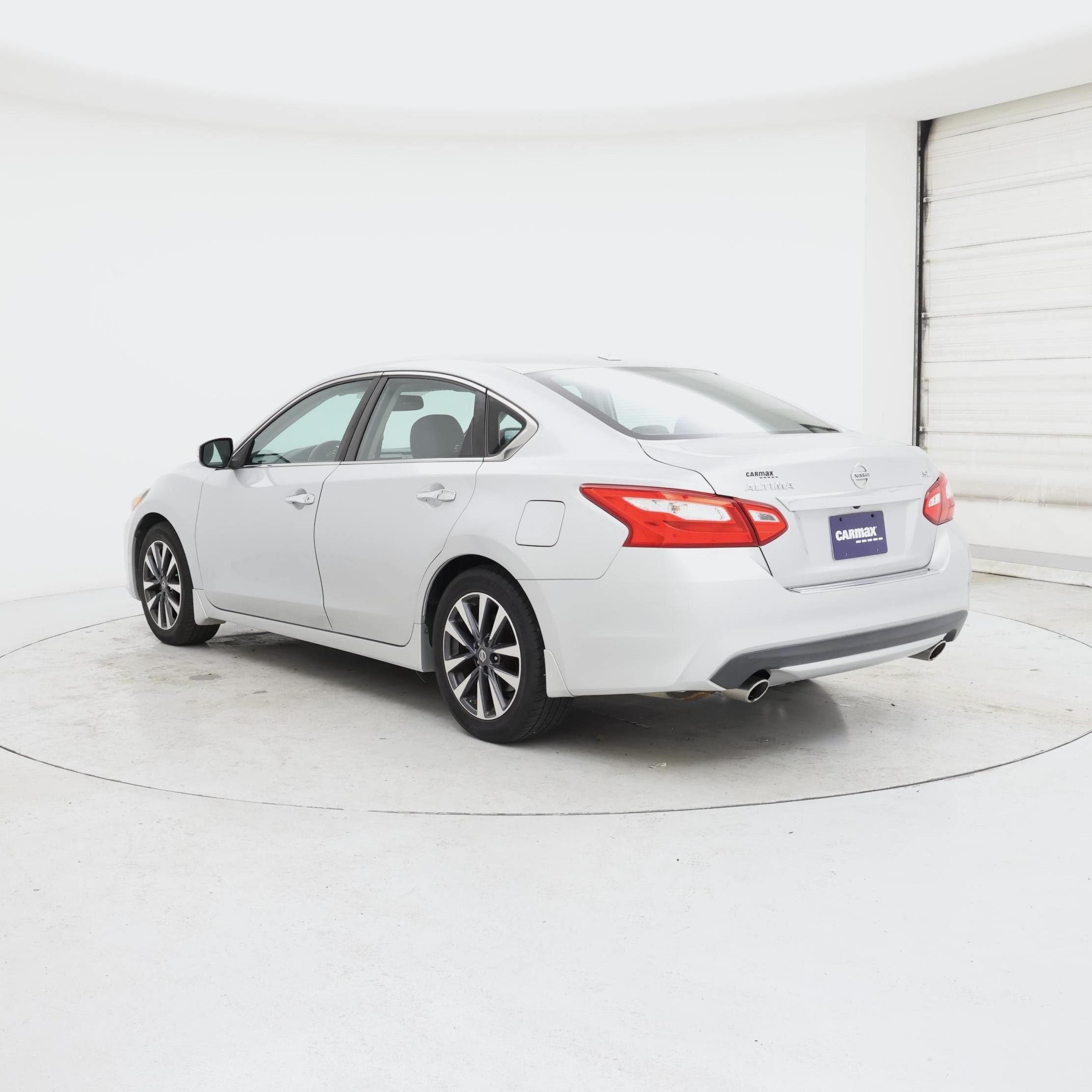 Thumbnail: 2016 Nissan Altima - 2