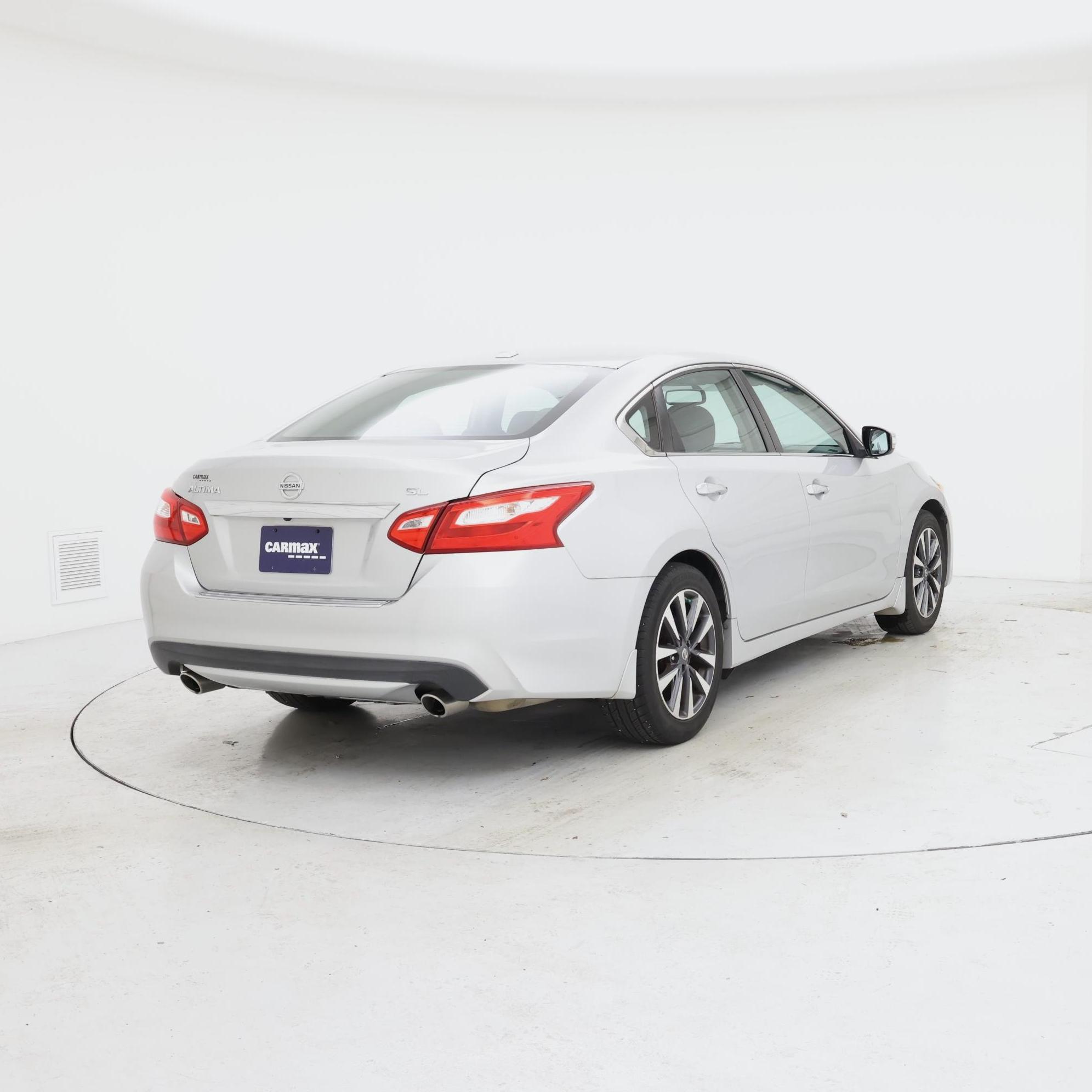 Thumbnail: 2016 Nissan Altima - 8