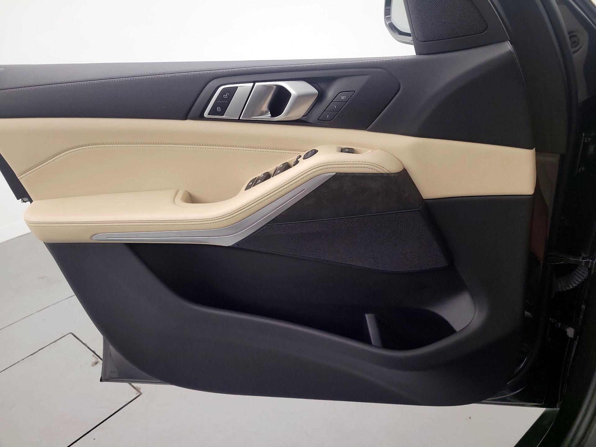 Thumbnail: 2022 BMW X5 - 12