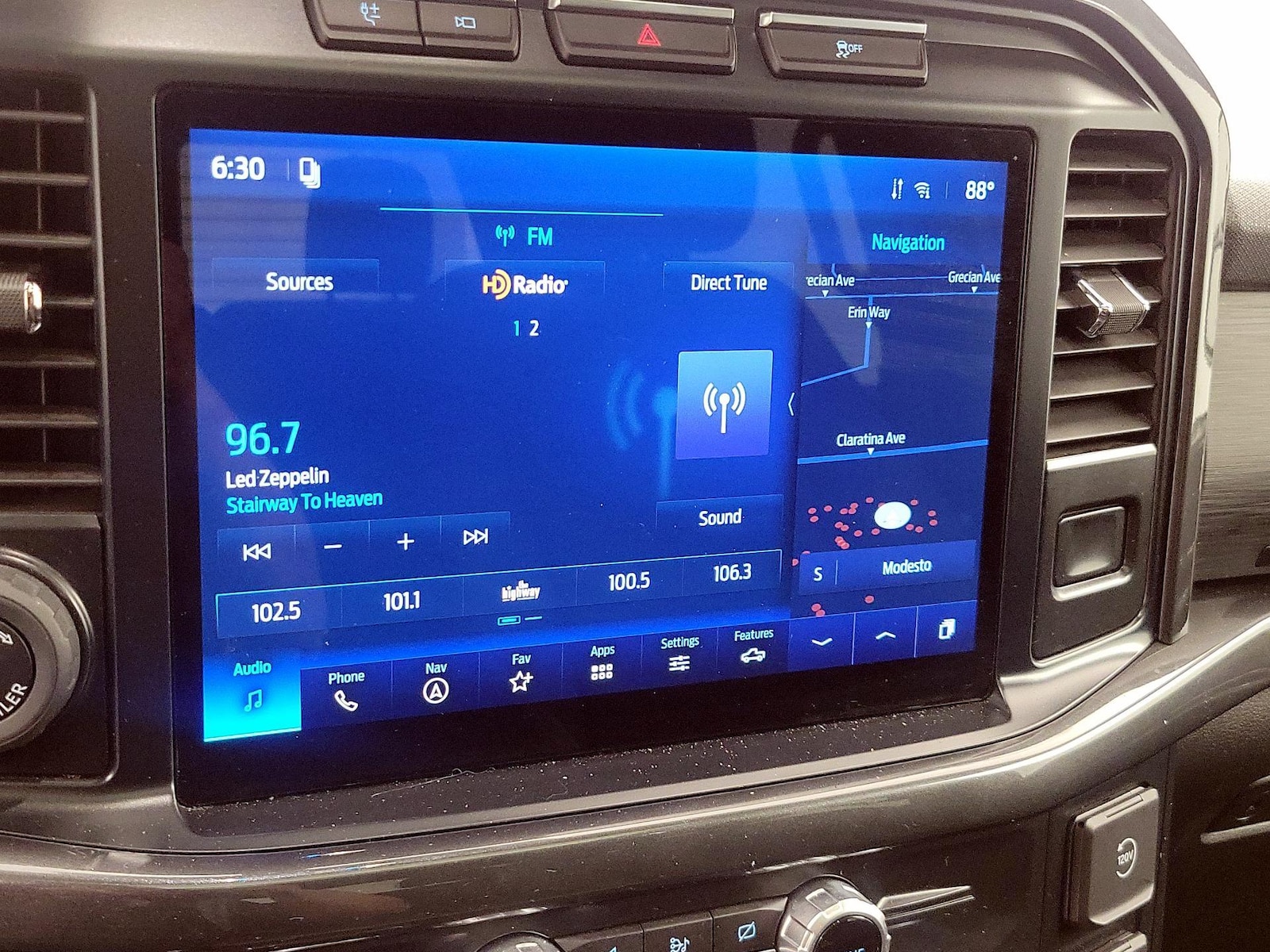 2022 Ford F-150 XLT - Photo 17