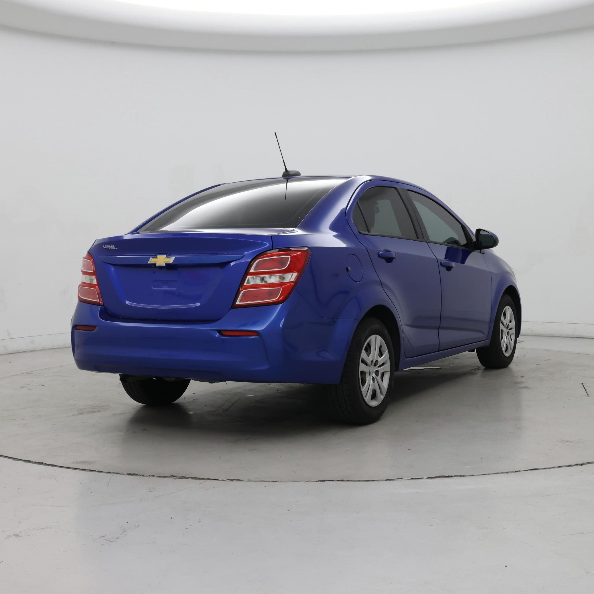 Thumbnail: 2017 Chevrolet Sonic - 8