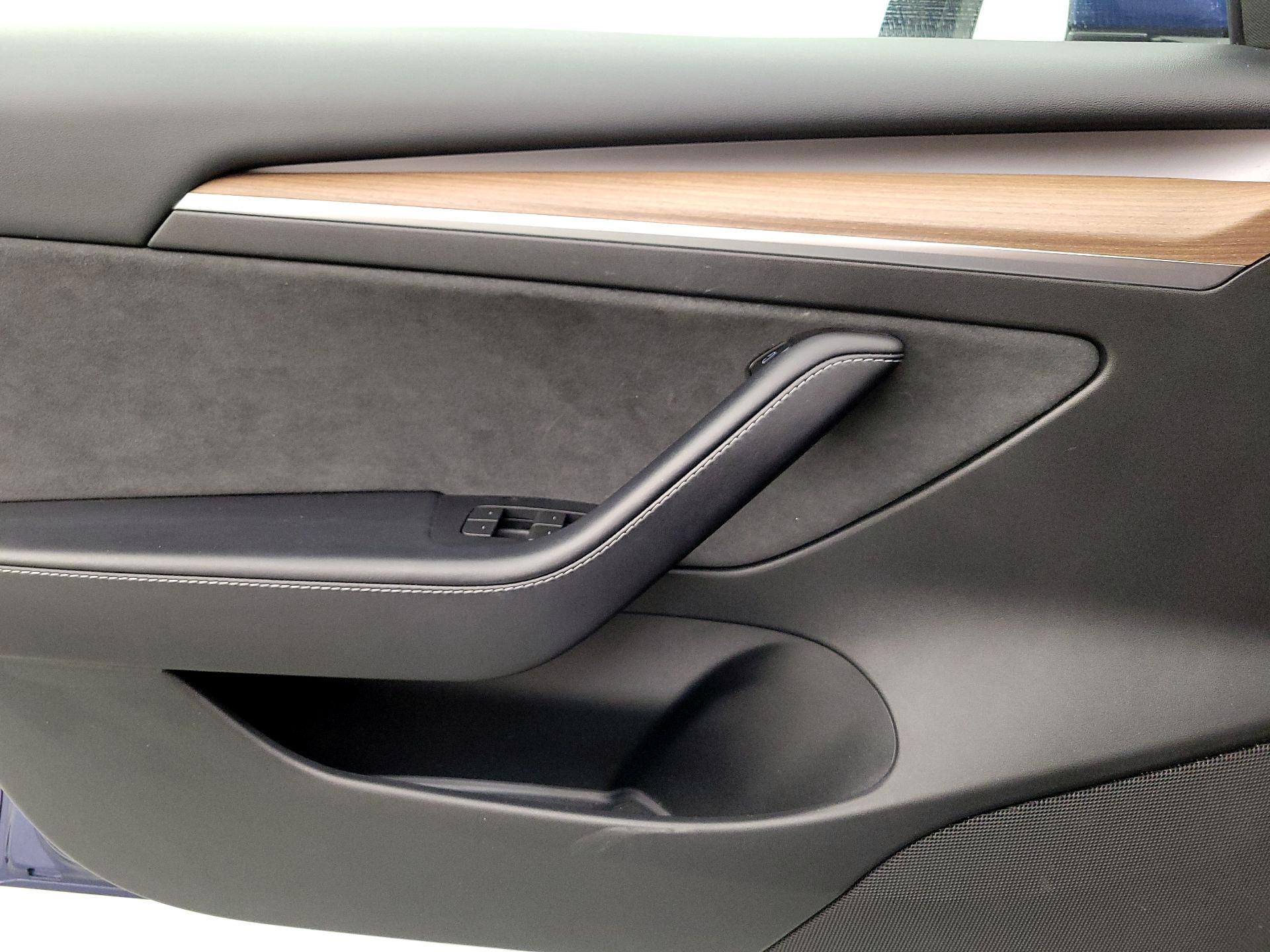 Thumbnail: 2023 Tesla Model 3 - 12