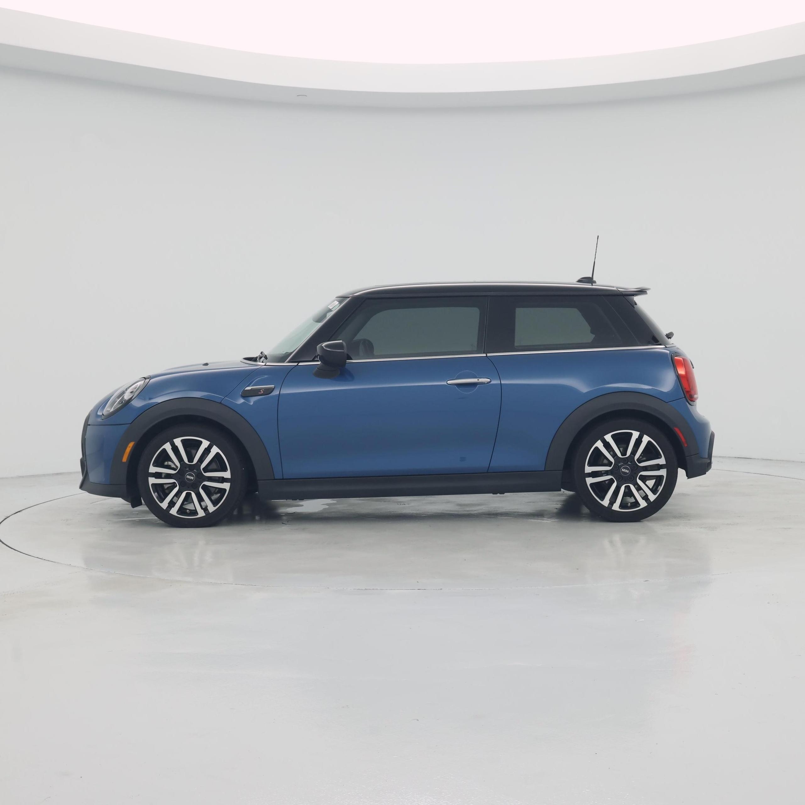 Thumbnail: 2023 MINI Cooper Hardtop - 3
