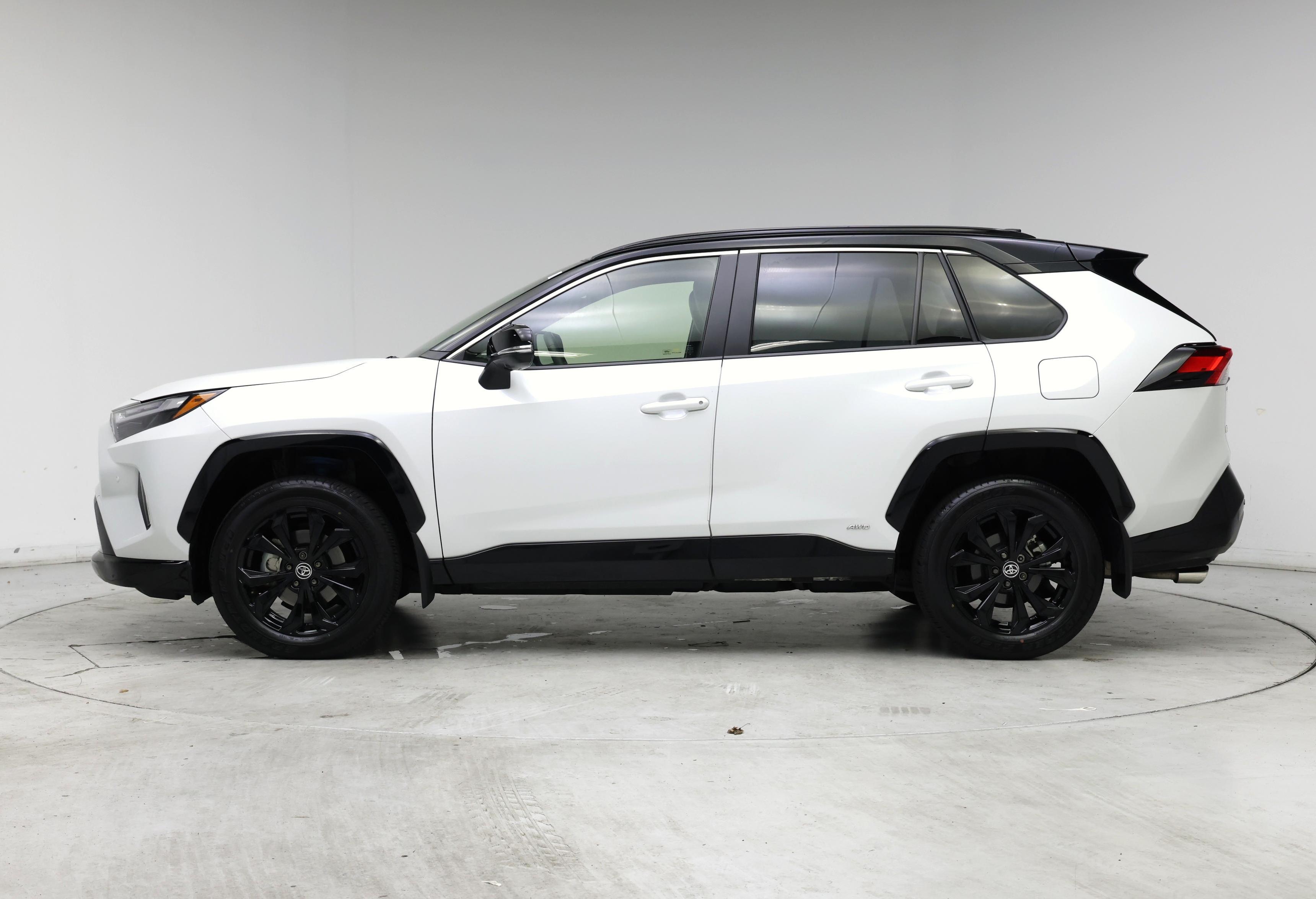 Thumbnail: 2024 Toyota RAV4 - 3
