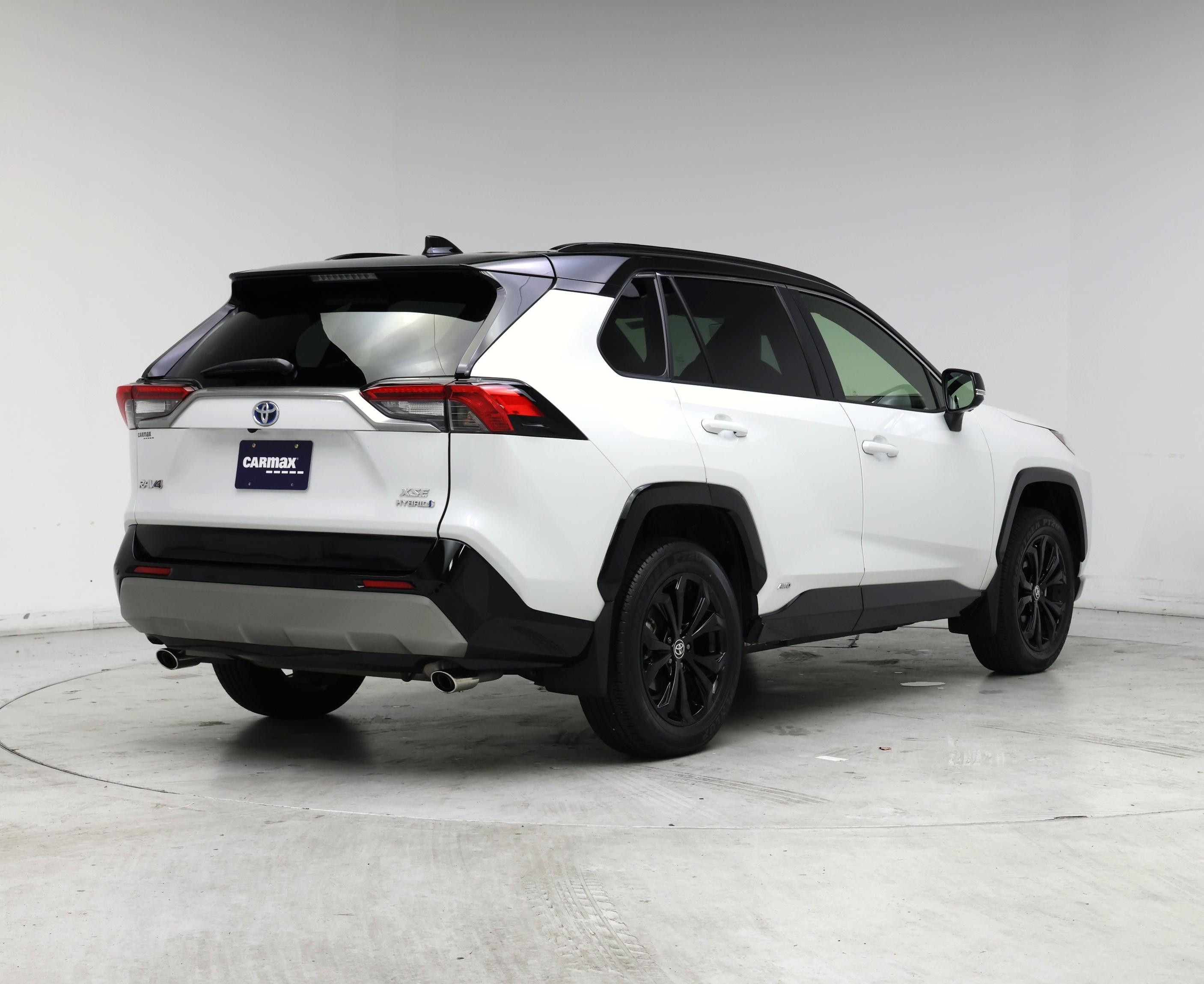 Thumbnail: 2024 Toyota RAV4 - 8