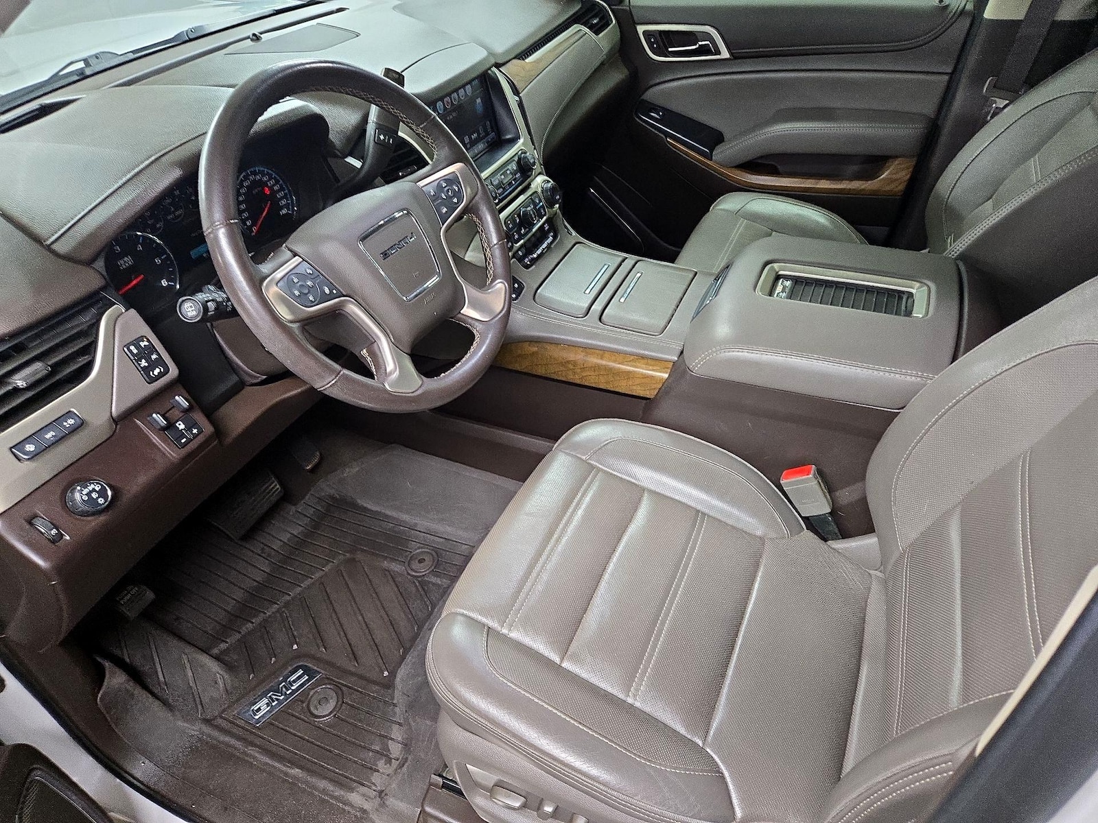 2020 GMC Yukon Denali - Photo 12