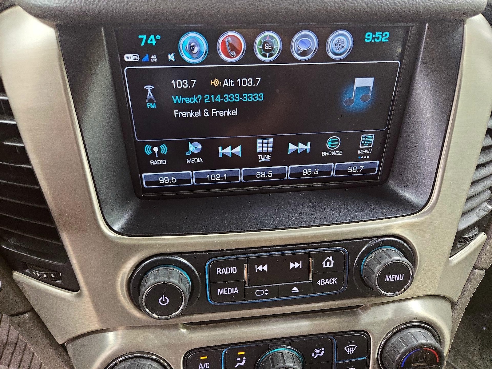 2020 GMC Yukon Denali - Photo 16