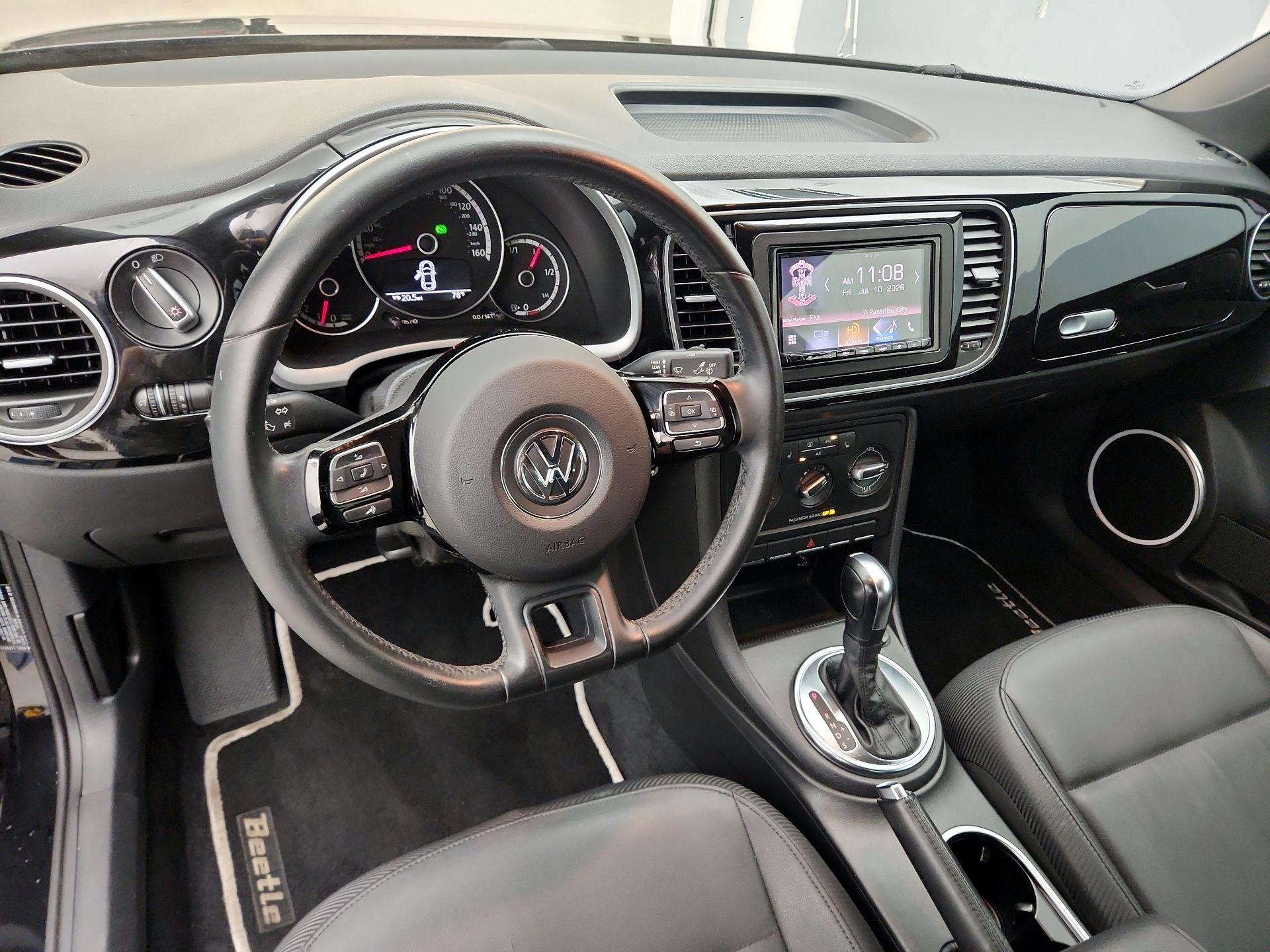Thumbnail: 2014 Volkswagen Beetle - 9