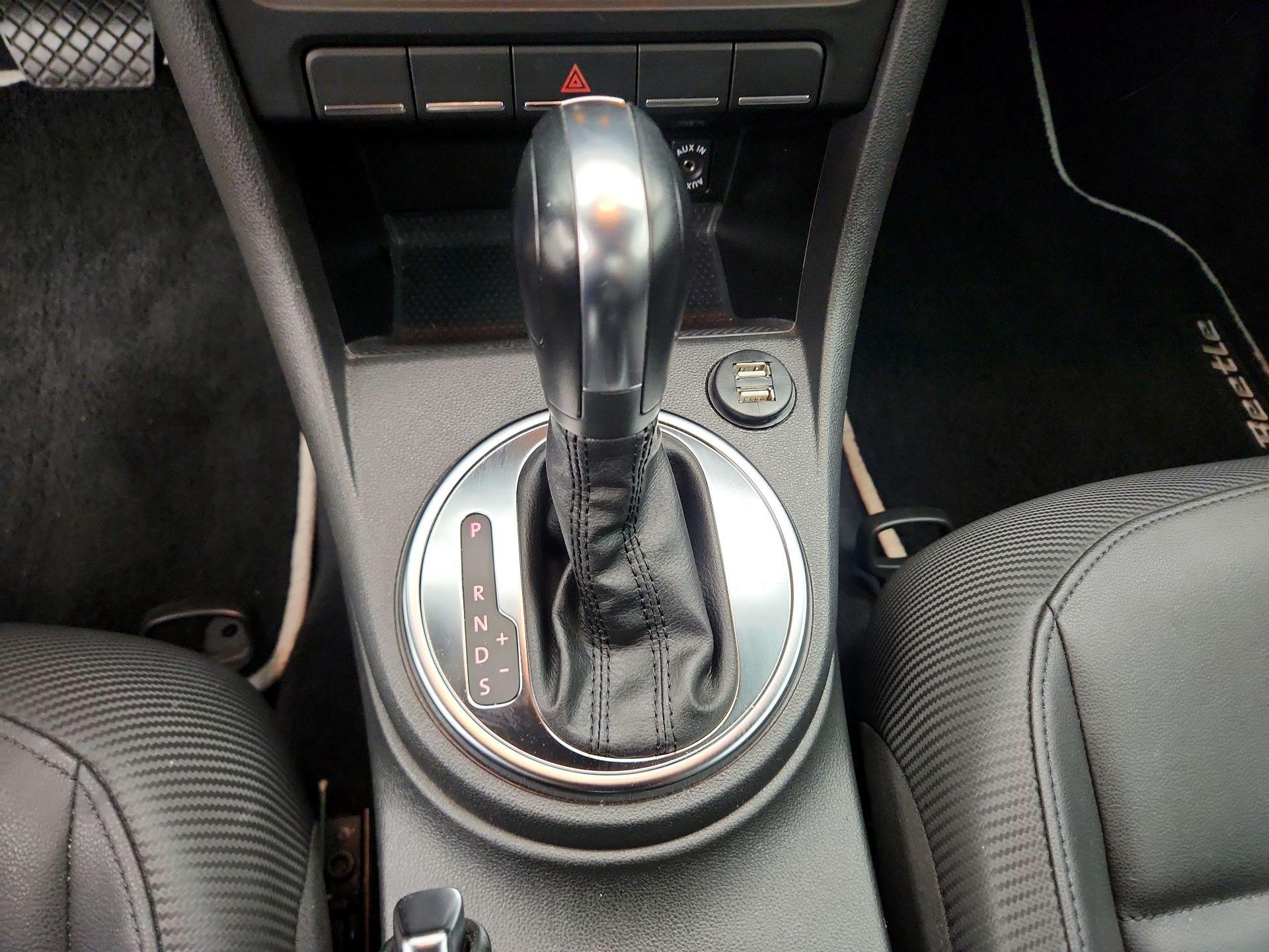 Thumbnail: 2014 Volkswagen Beetle - 16