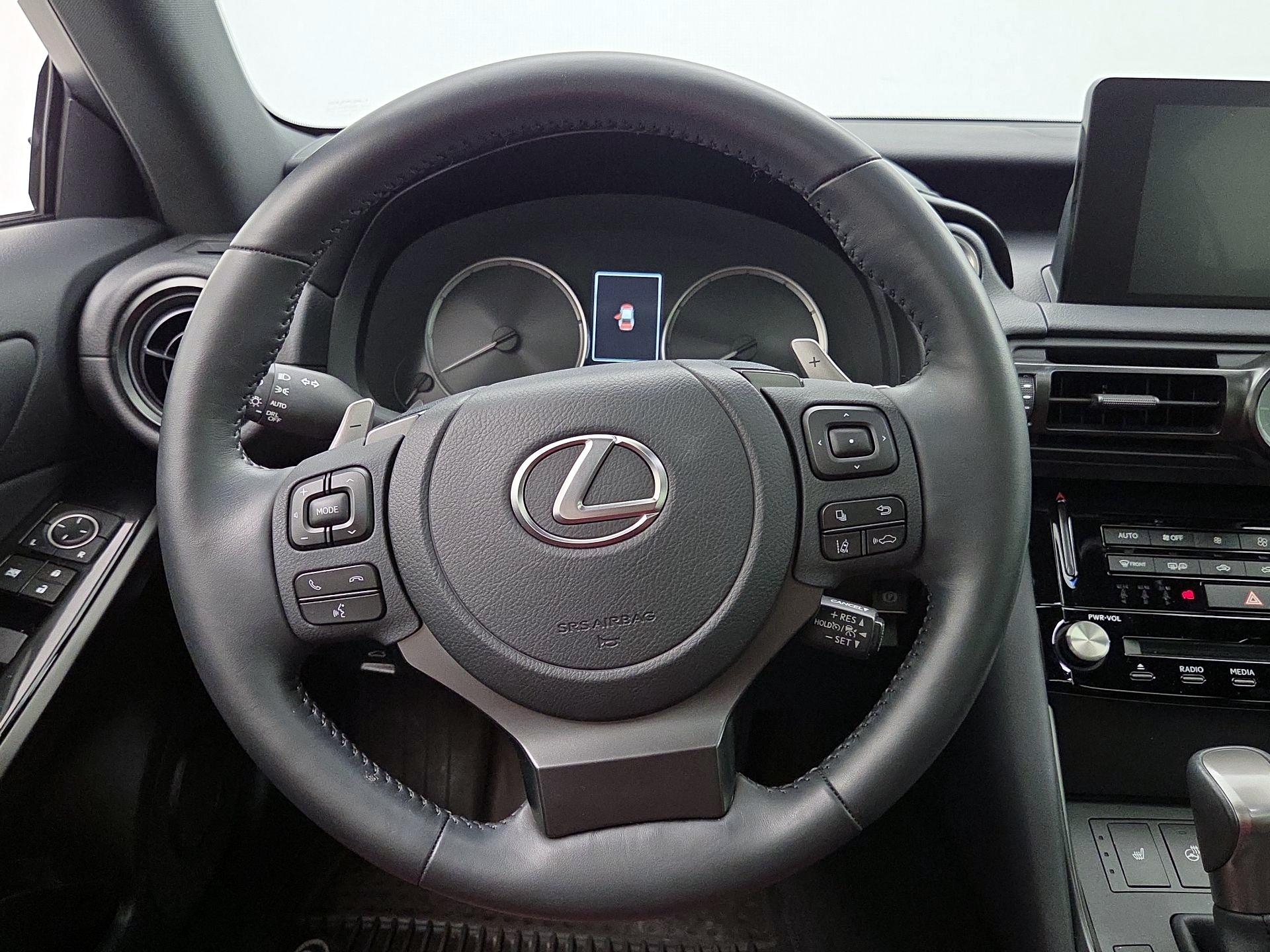 Thumbnail: 2025 Lexus IS - 10