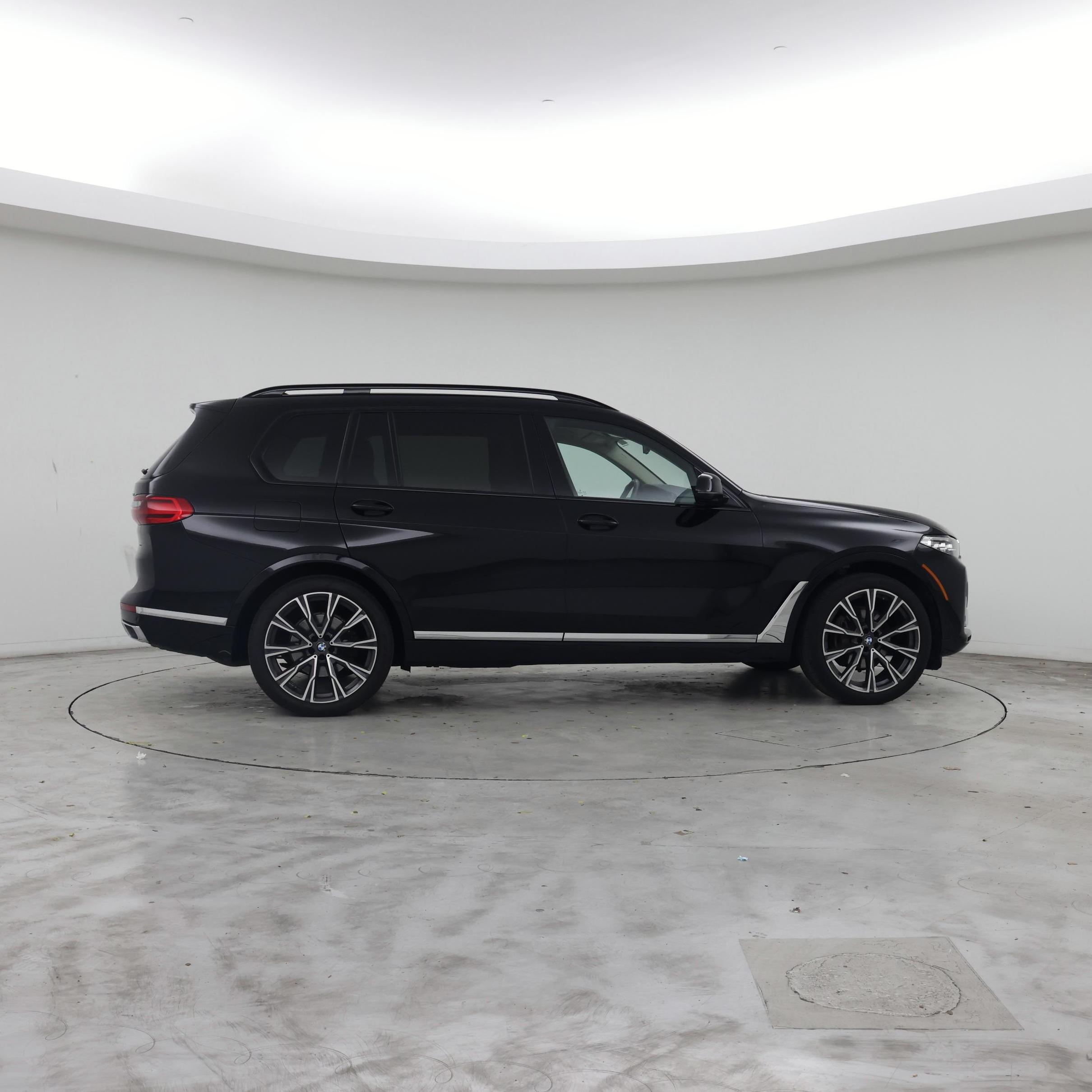 Thumbnail: 2022 BMW X7 - 7