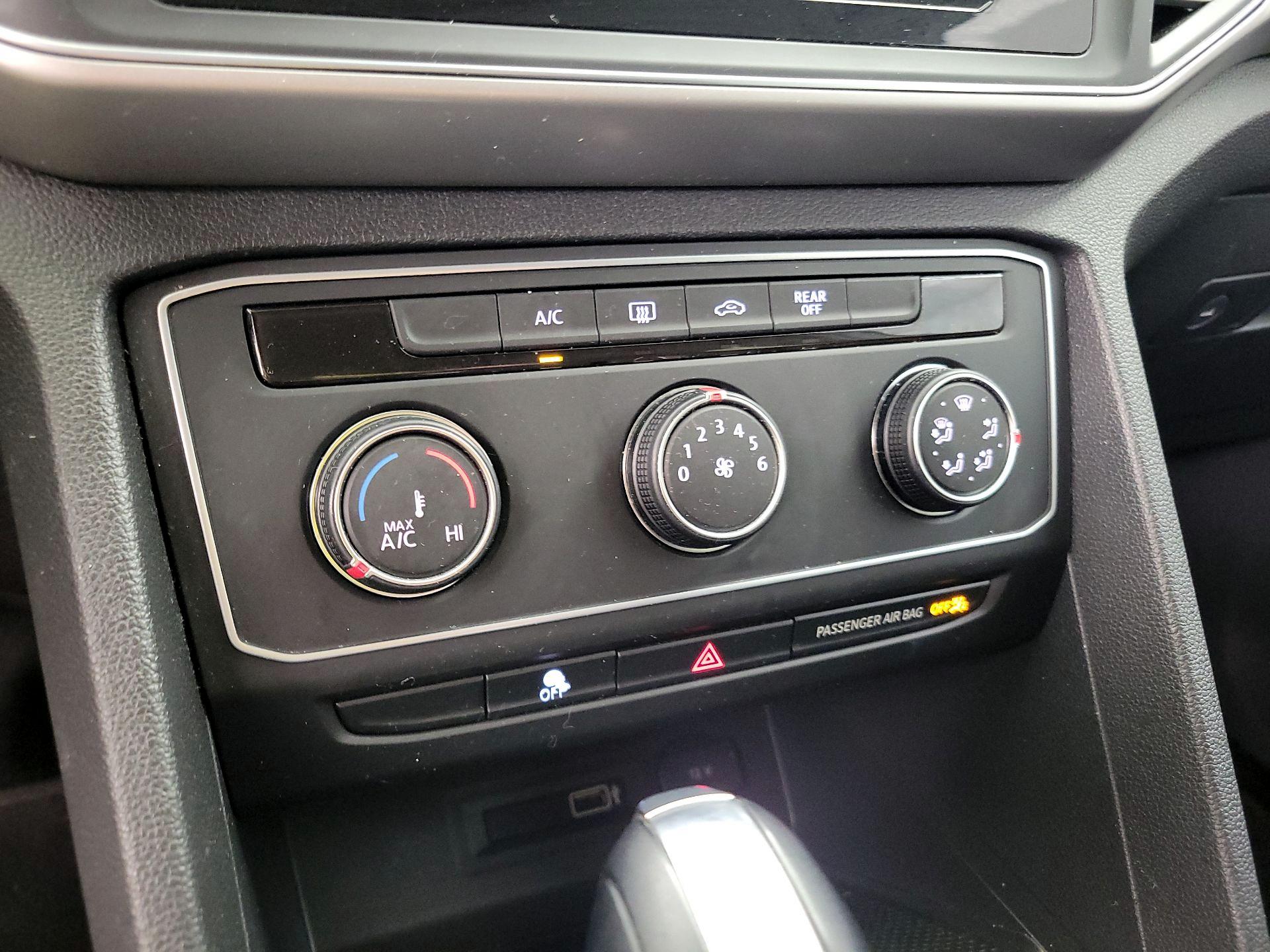 Thumbnail: 2018 Volkswagen Atlas - 16