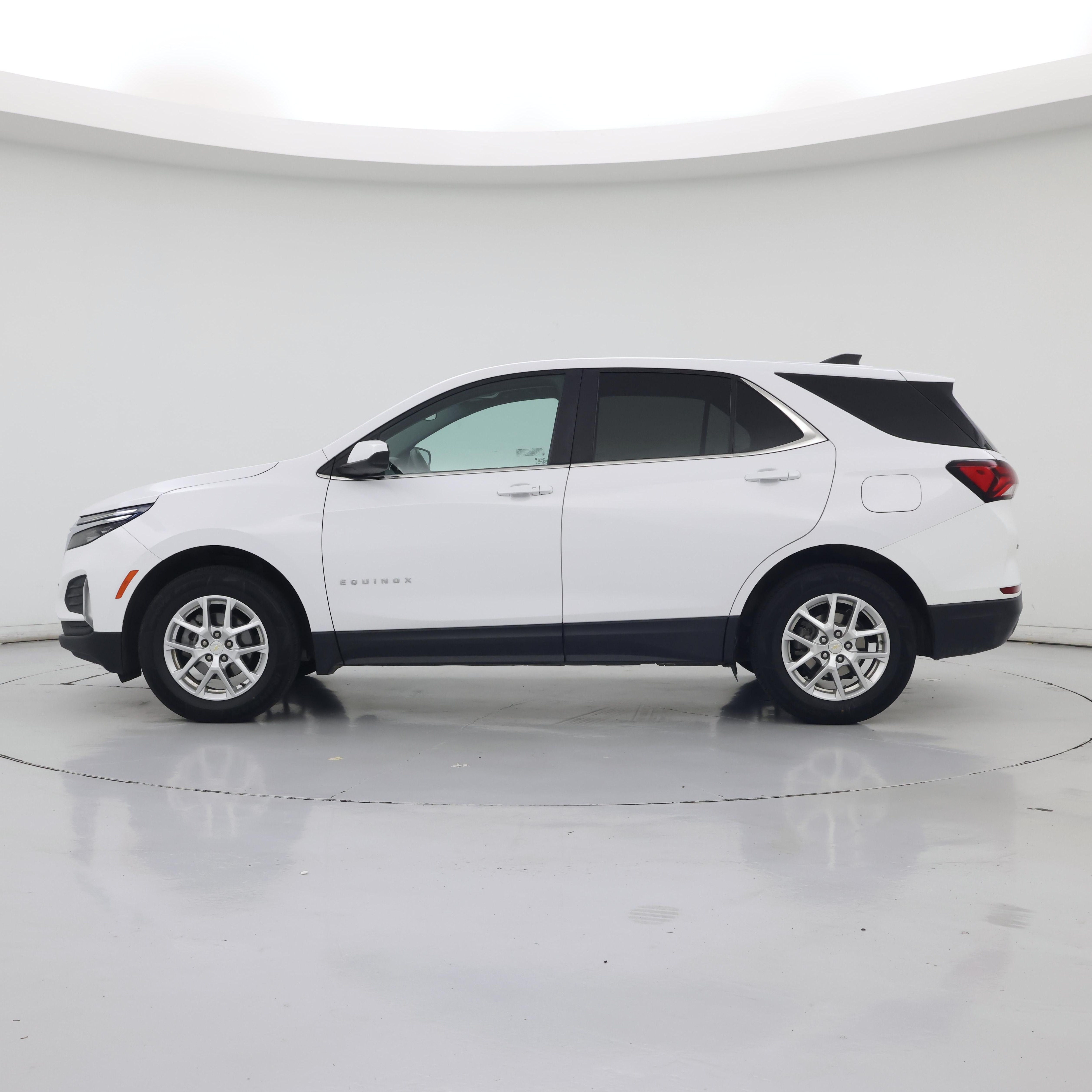 Thumbnail: 2022 Chevrolet Equinox - 3