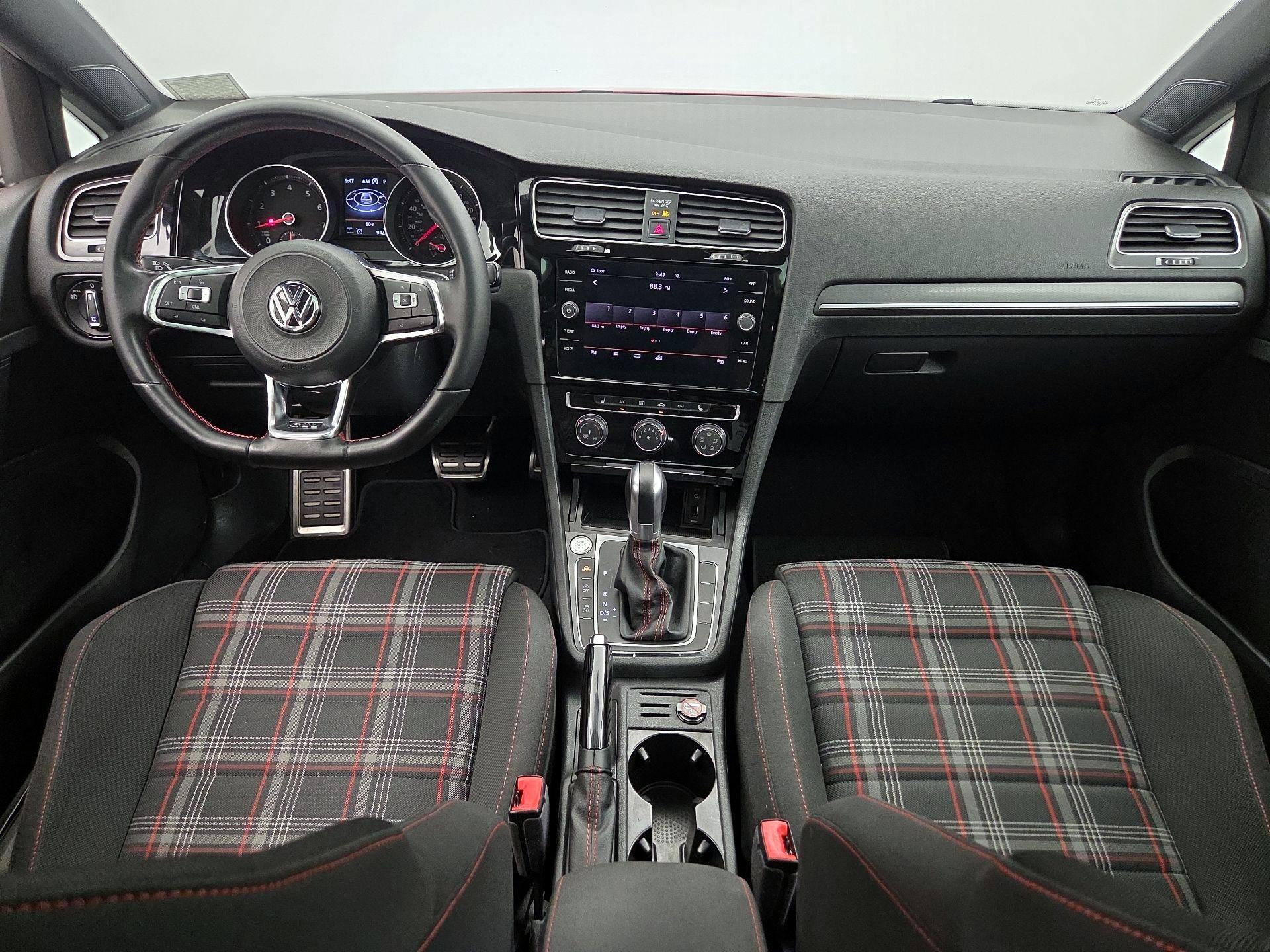 Thumbnail: 2018 Volkswagen Golf - 9