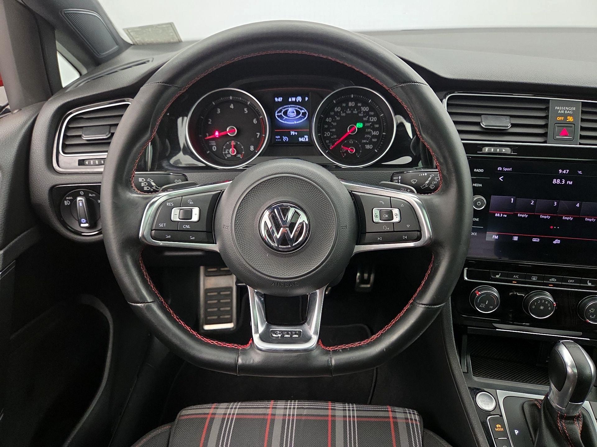 Thumbnail: 2018 Volkswagen Golf - 10