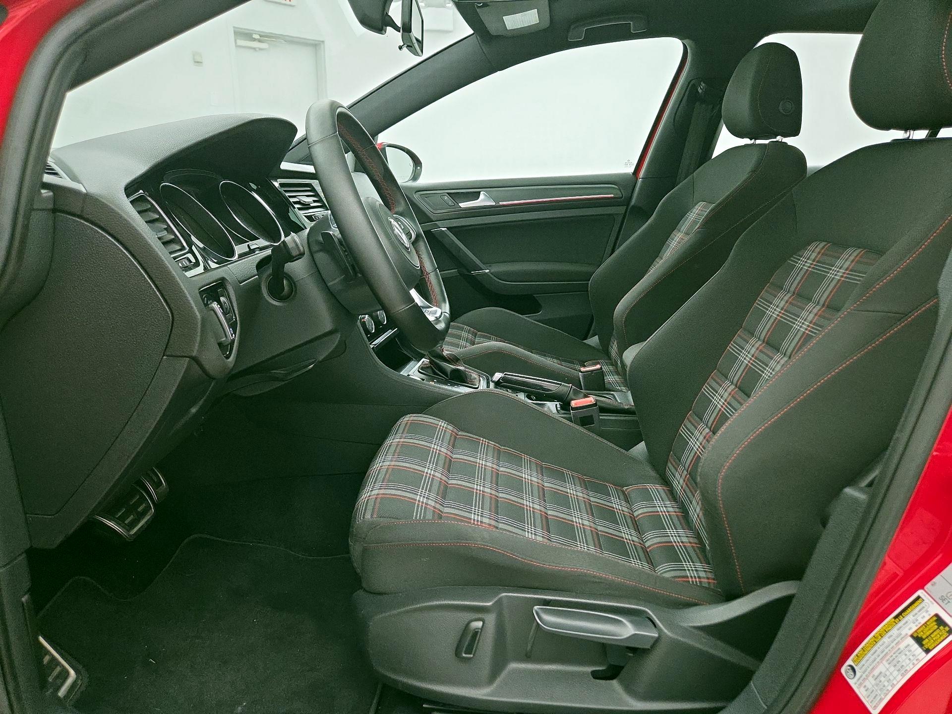 Thumbnail: 2018 Volkswagen Golf - 11