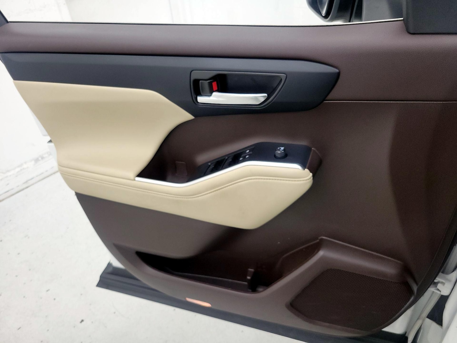 2022 Toyota Highlander XLE - Photo 13