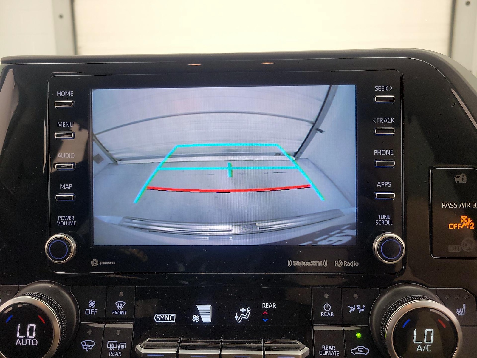 2022 Toyota Highlander XLE - Photo 15