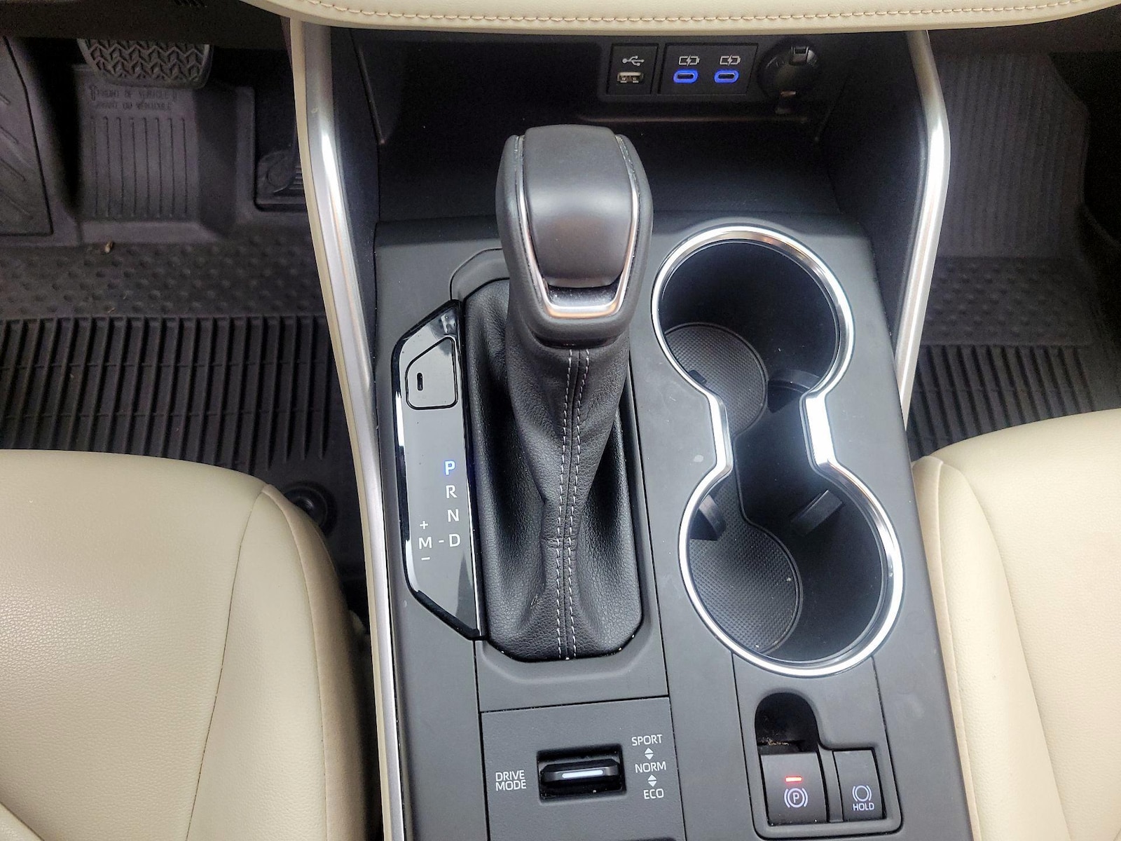 2022 Toyota Highlander XLE - Photo 18