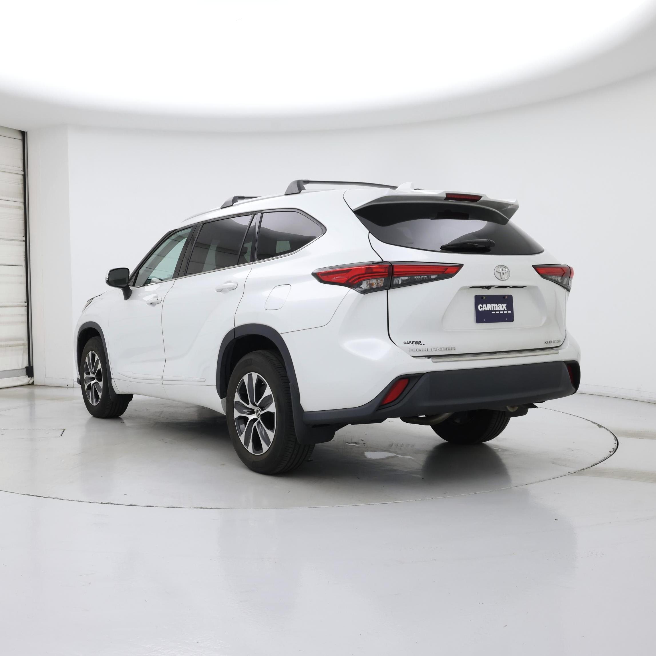 Thumbnail: 2022 Toyota Highlander - 2