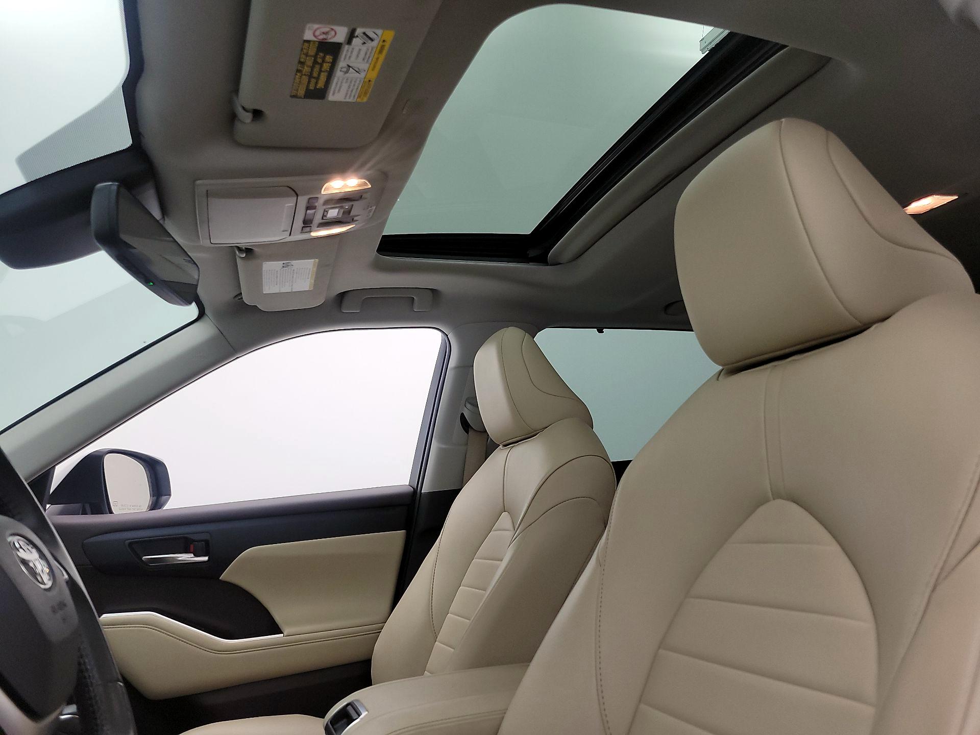 Thumbnail: 2022 Toyota Highlander - 19