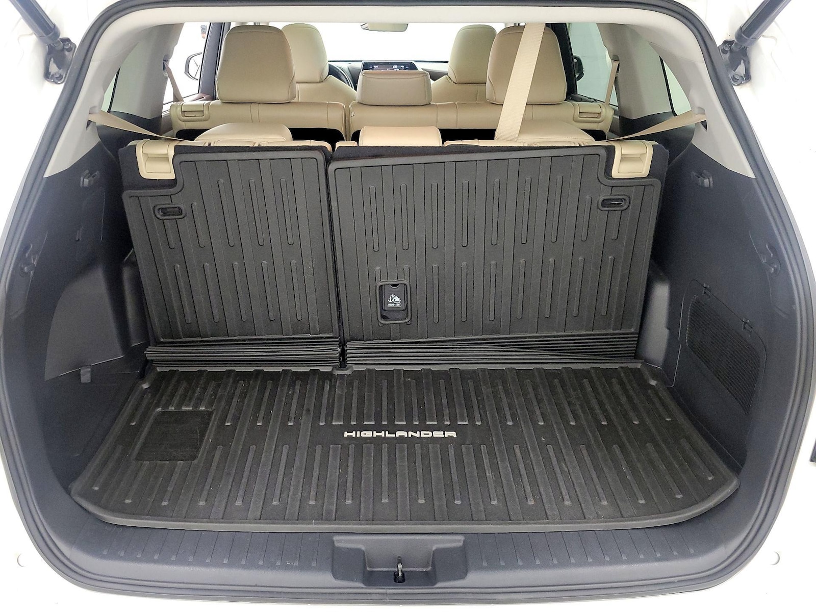 2022 Toyota Highlander XLE - Photo 22
