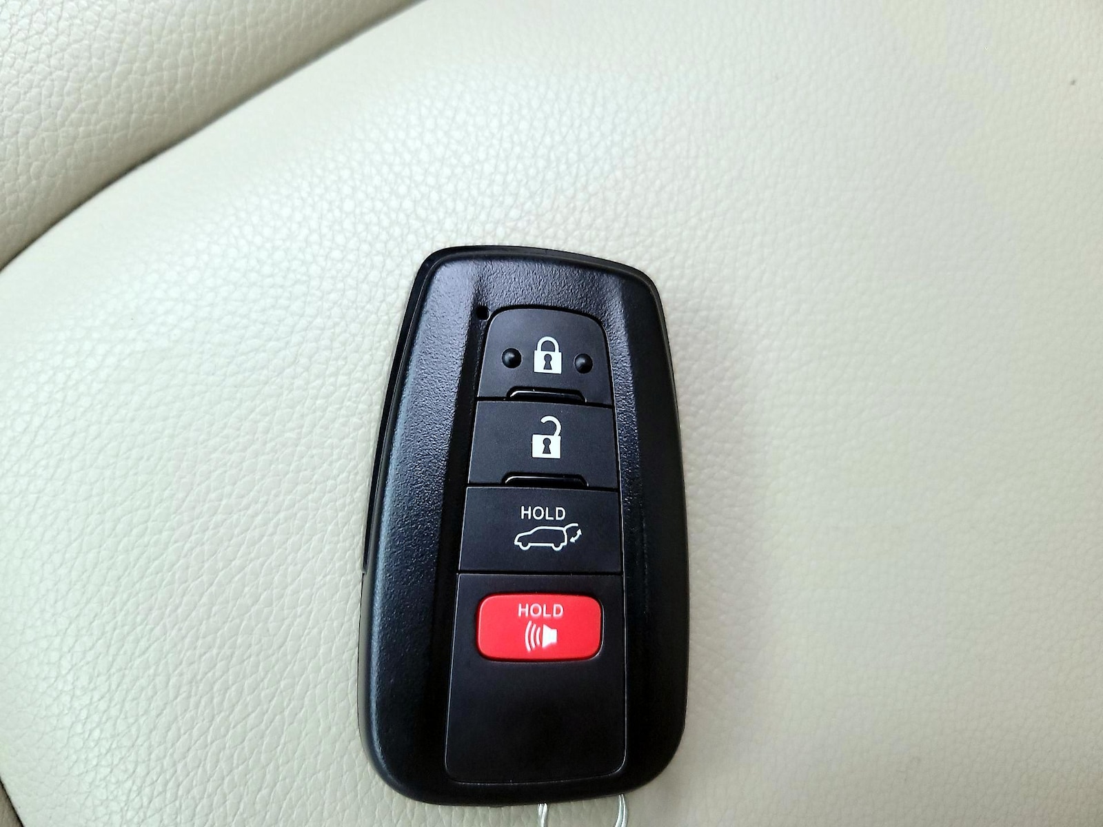 2022 Toyota Highlander XLE - Photo 24