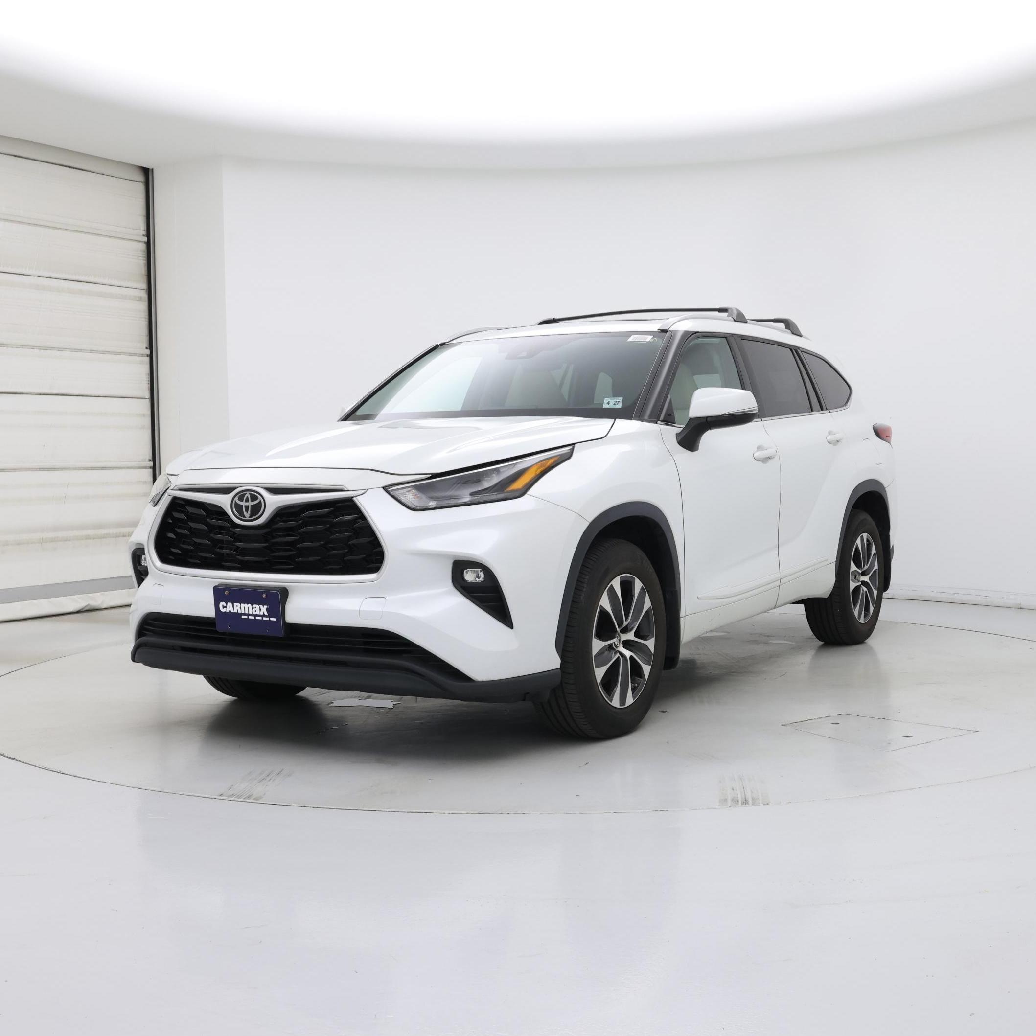 Thumbnail: 2022 Toyota Highlander - 4