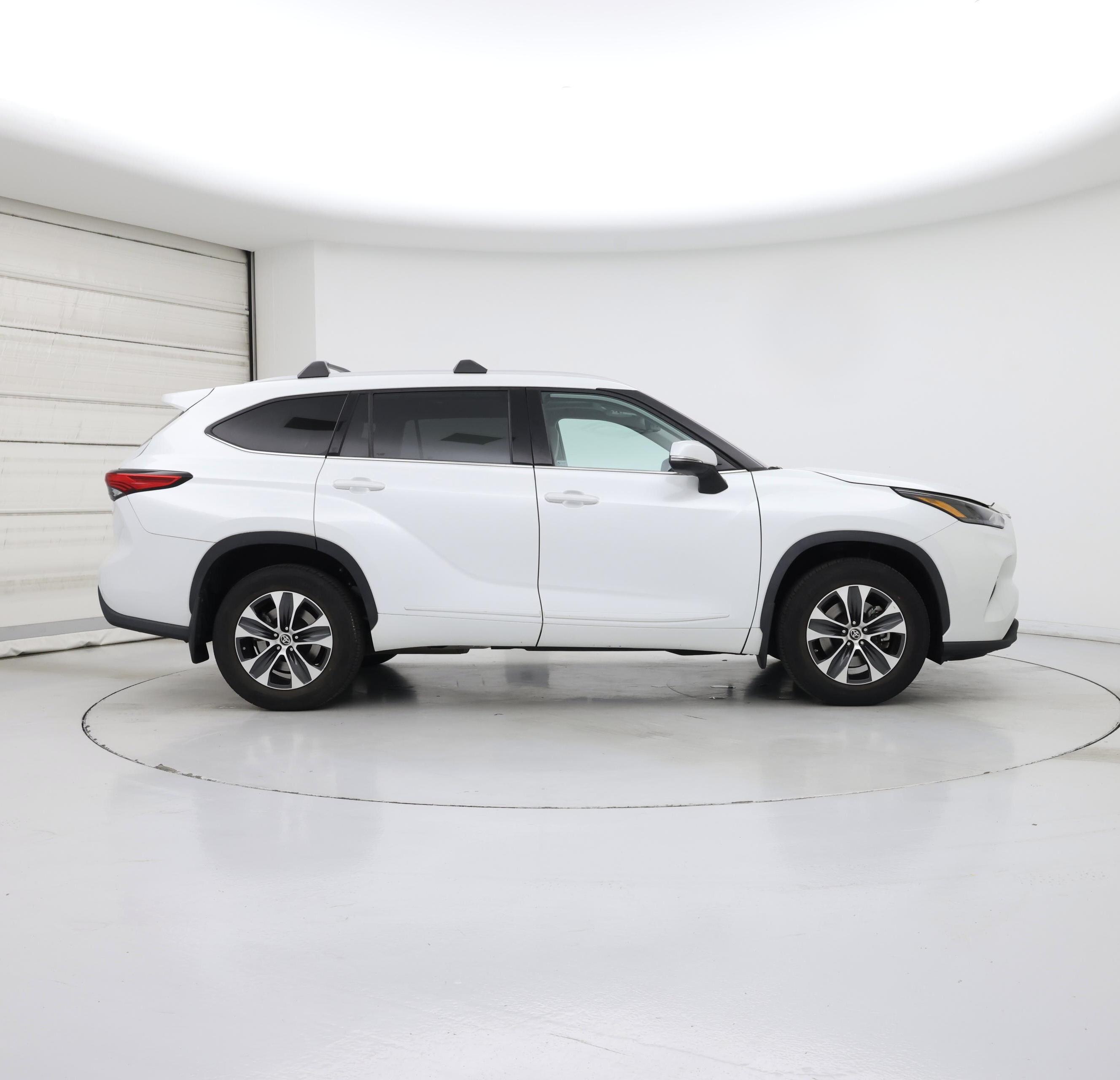 Thumbnail: 2022 Toyota Highlander - 7
