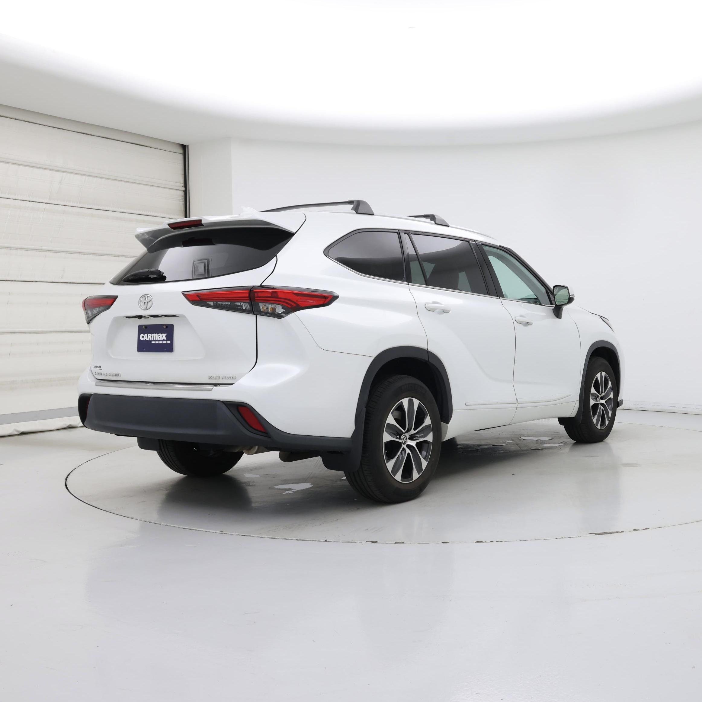 Thumbnail: 2022 Toyota Highlander - 8