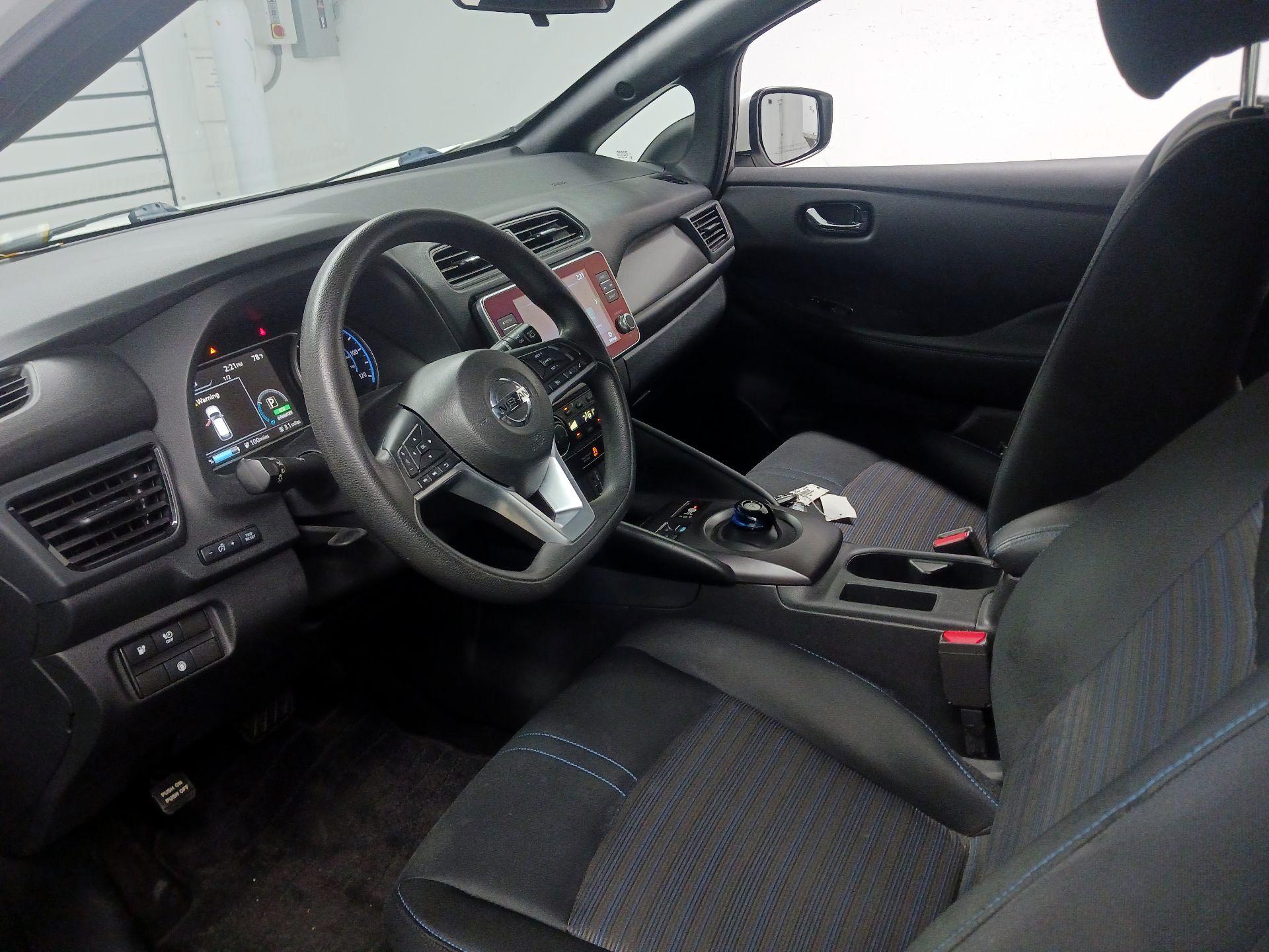 Thumbnail: 2022 Nissan Leaf - 11